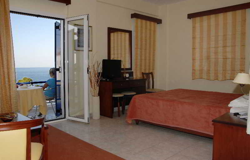 Venardos Hotel