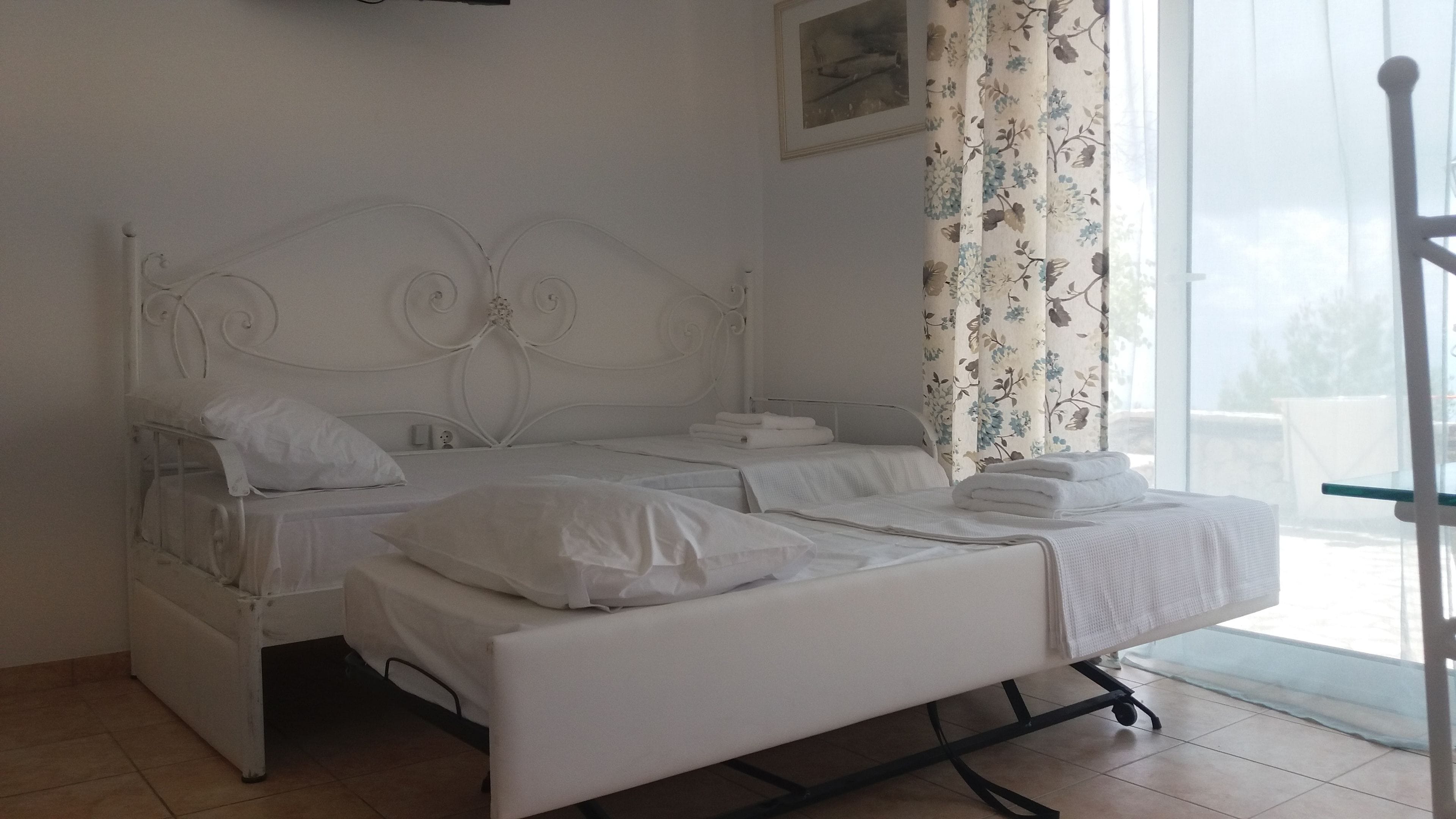 Estate Dafnopanagia Studio Ourania