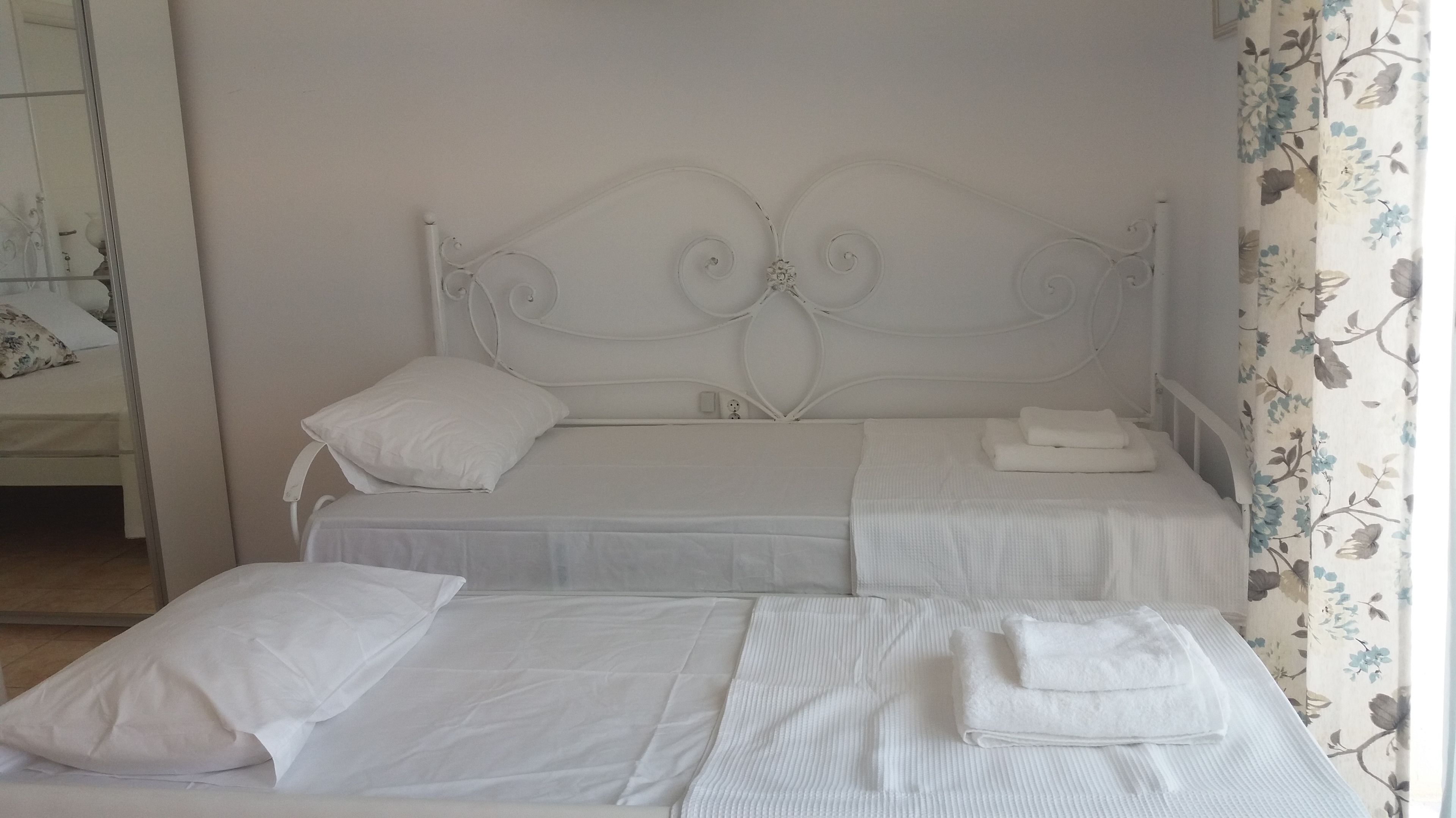 Estate Dafnopanagia Studio Ourania