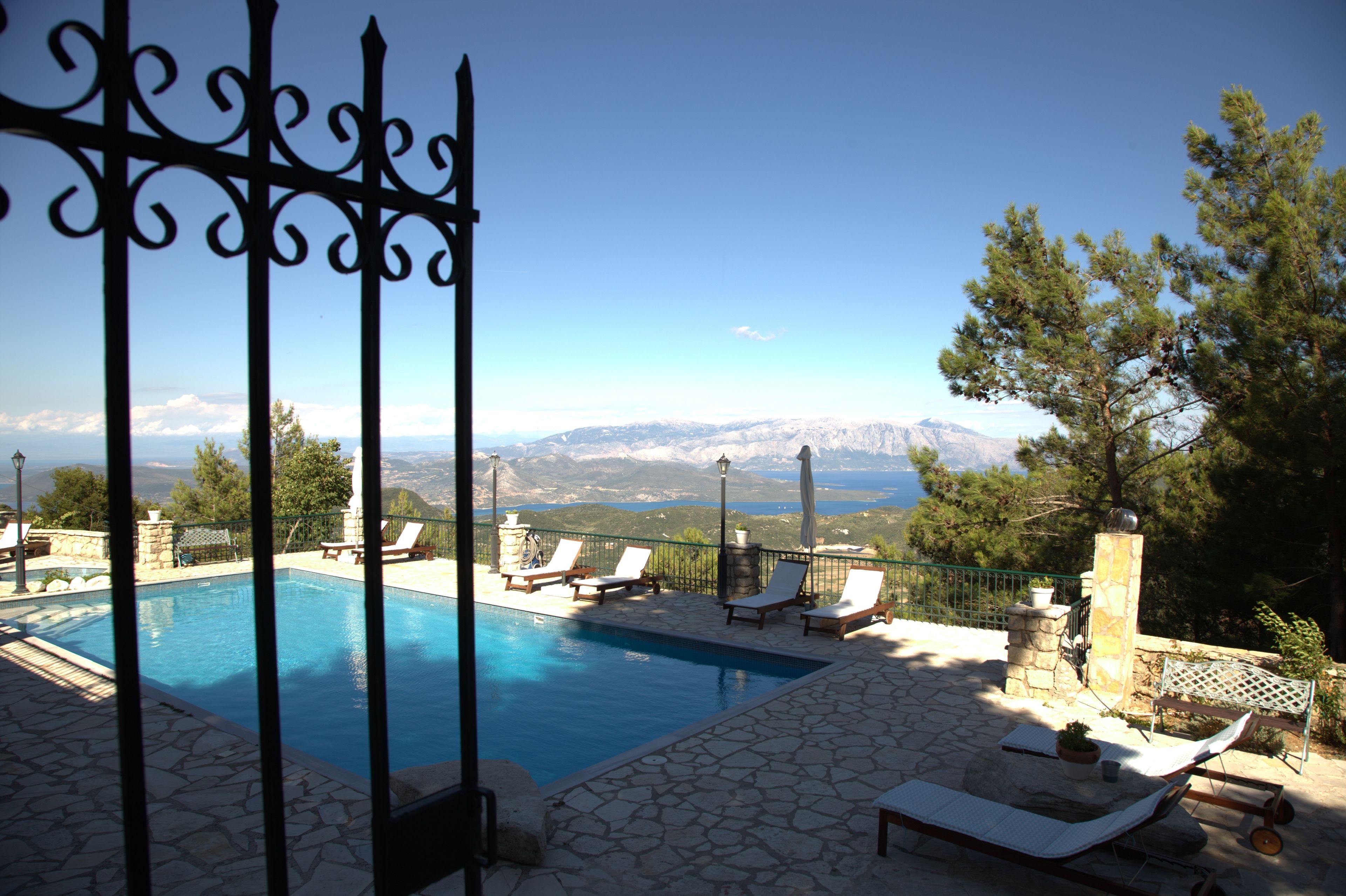 Estate Dafnopanagia Studio Ourania