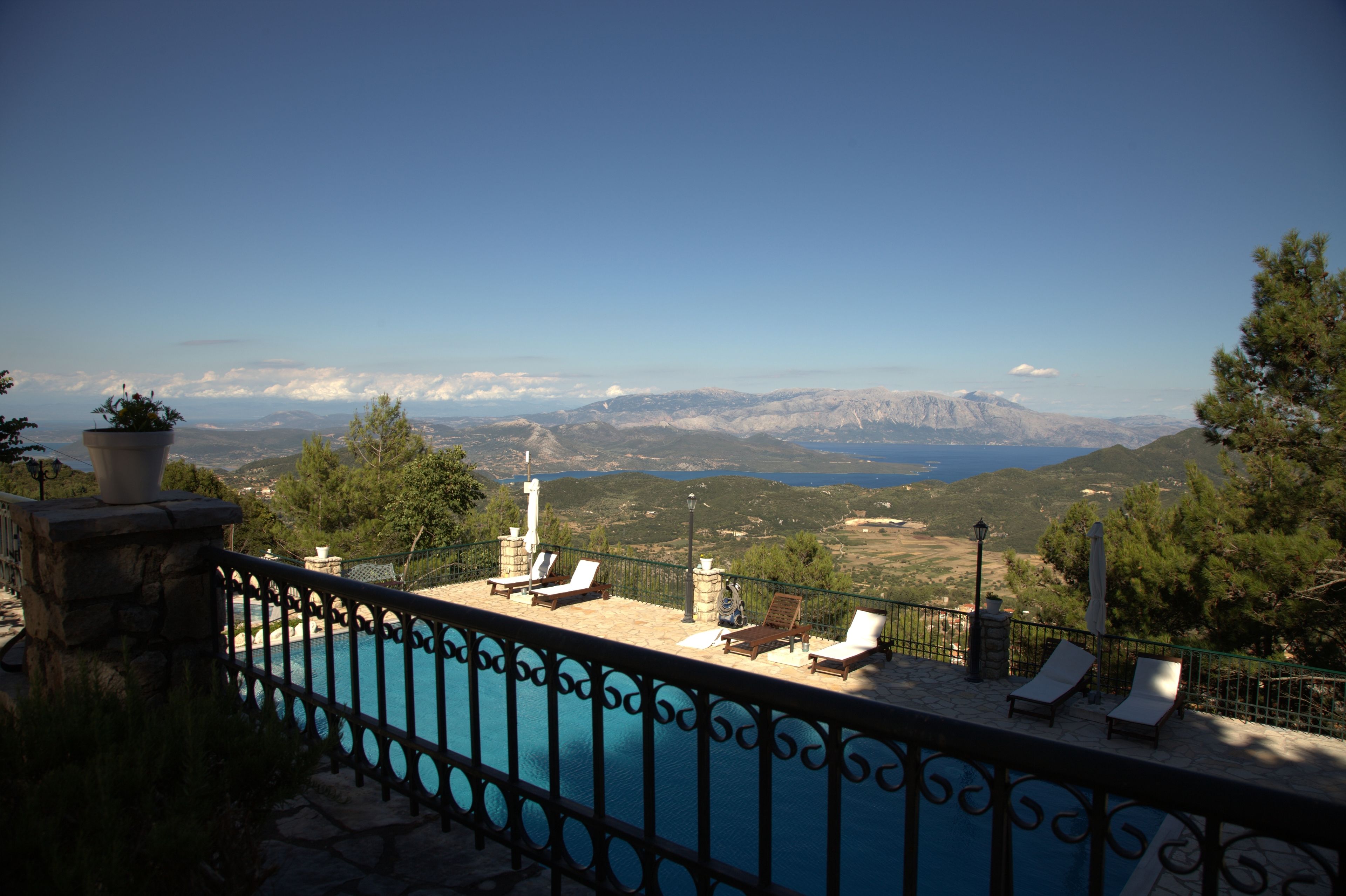 Estate Dafnopanagia Studio Ourania