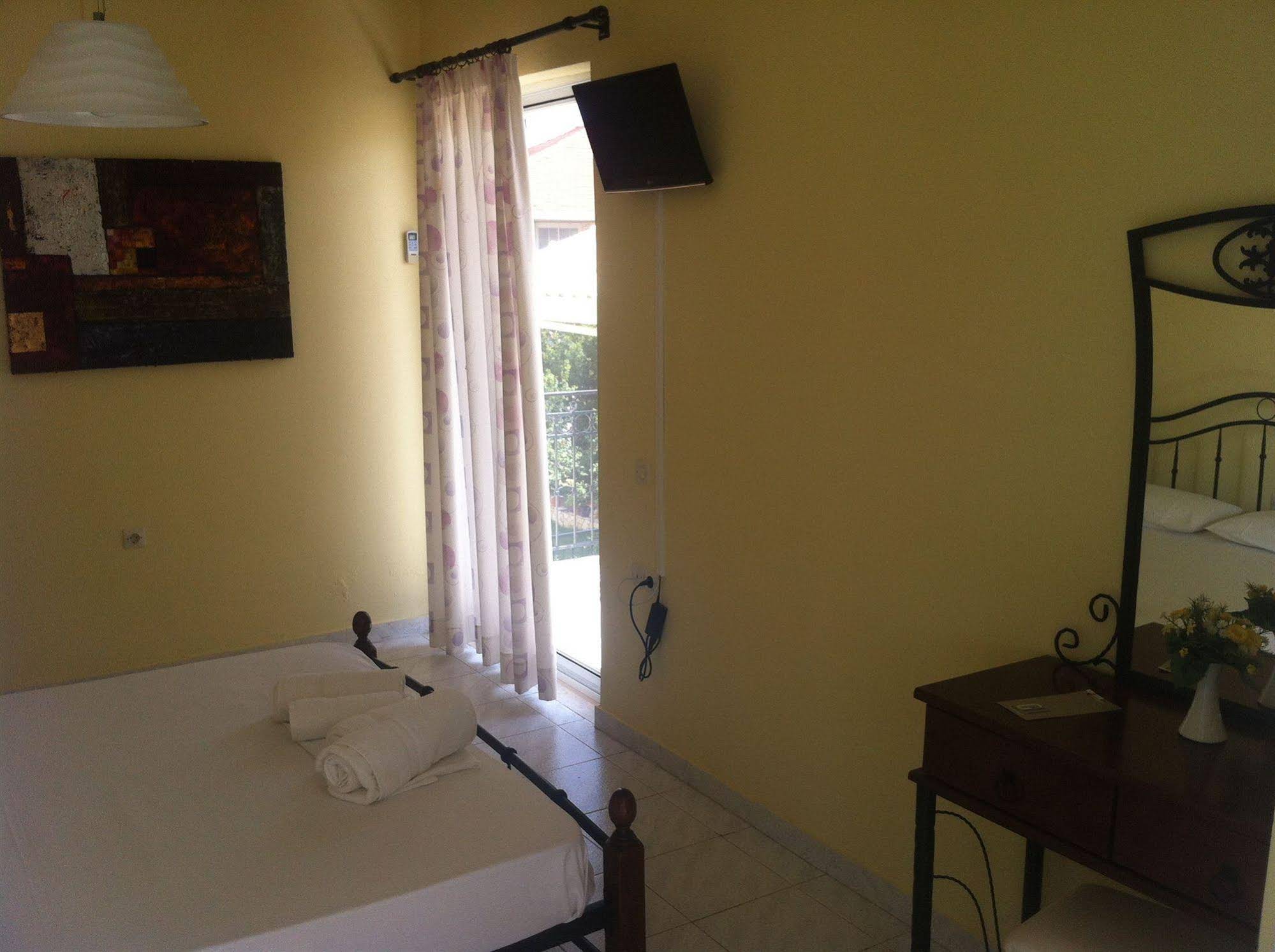 George House Apartments & Villa