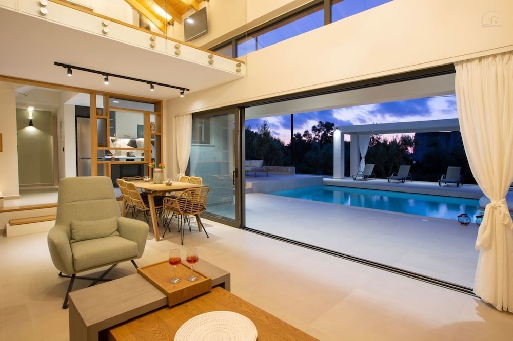 Villa Olive Green