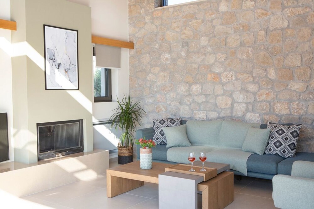 Villa Olive Green