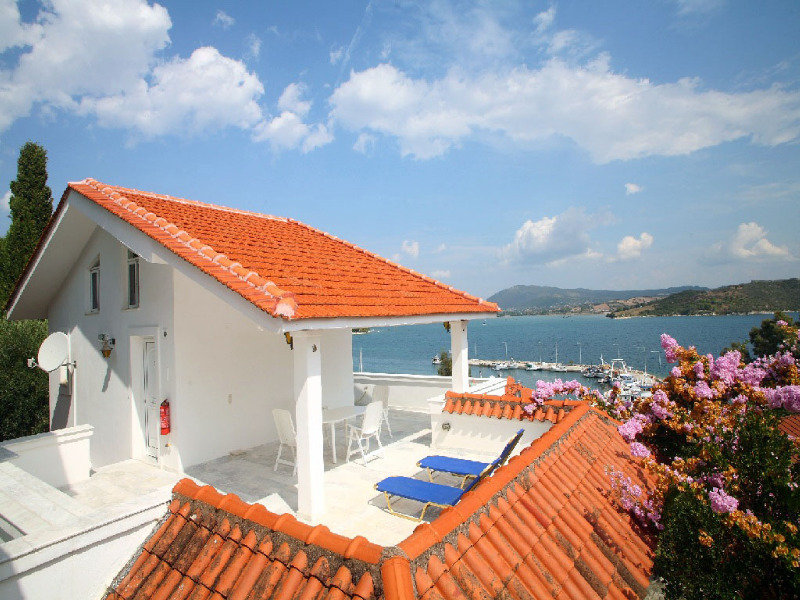 Aris Villas