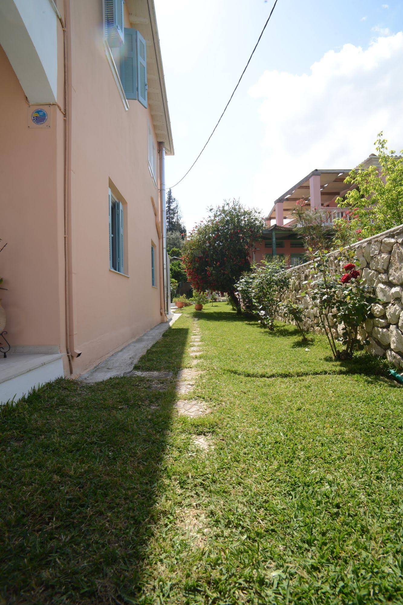 Tsonas Apartments
