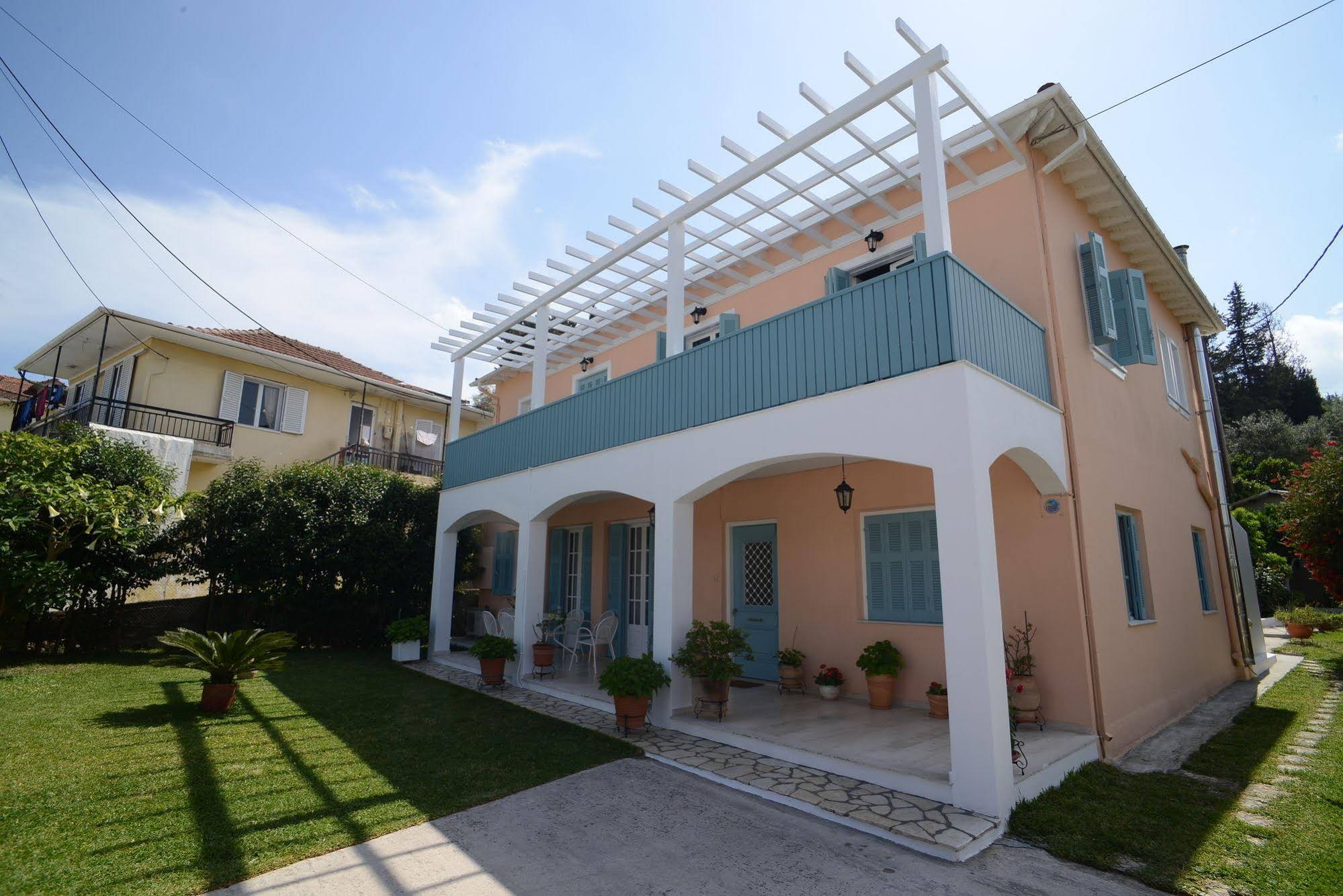 Tsonas Apartments