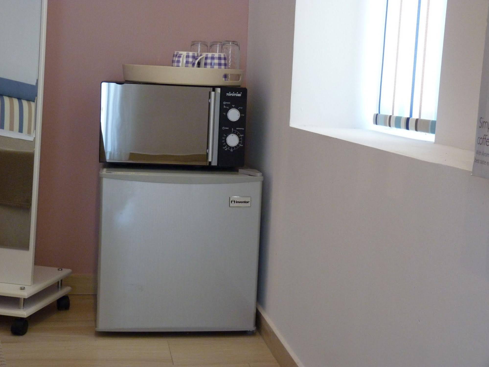 Ilianthos Apartments & Rooms