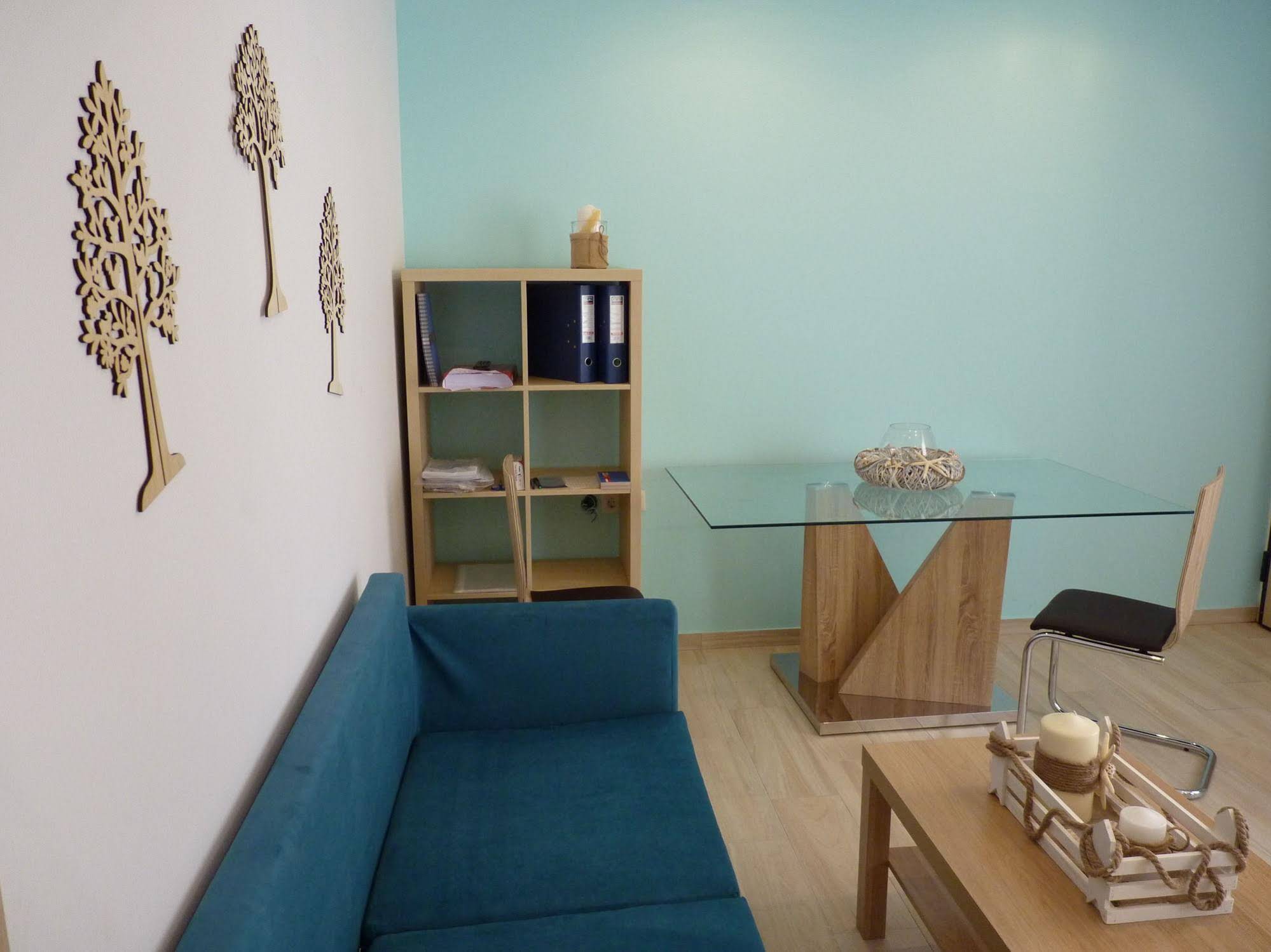 Ilianthos Apartments & Rooms