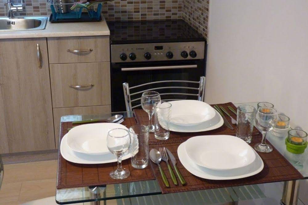 Ilianthos Apartments & Rooms