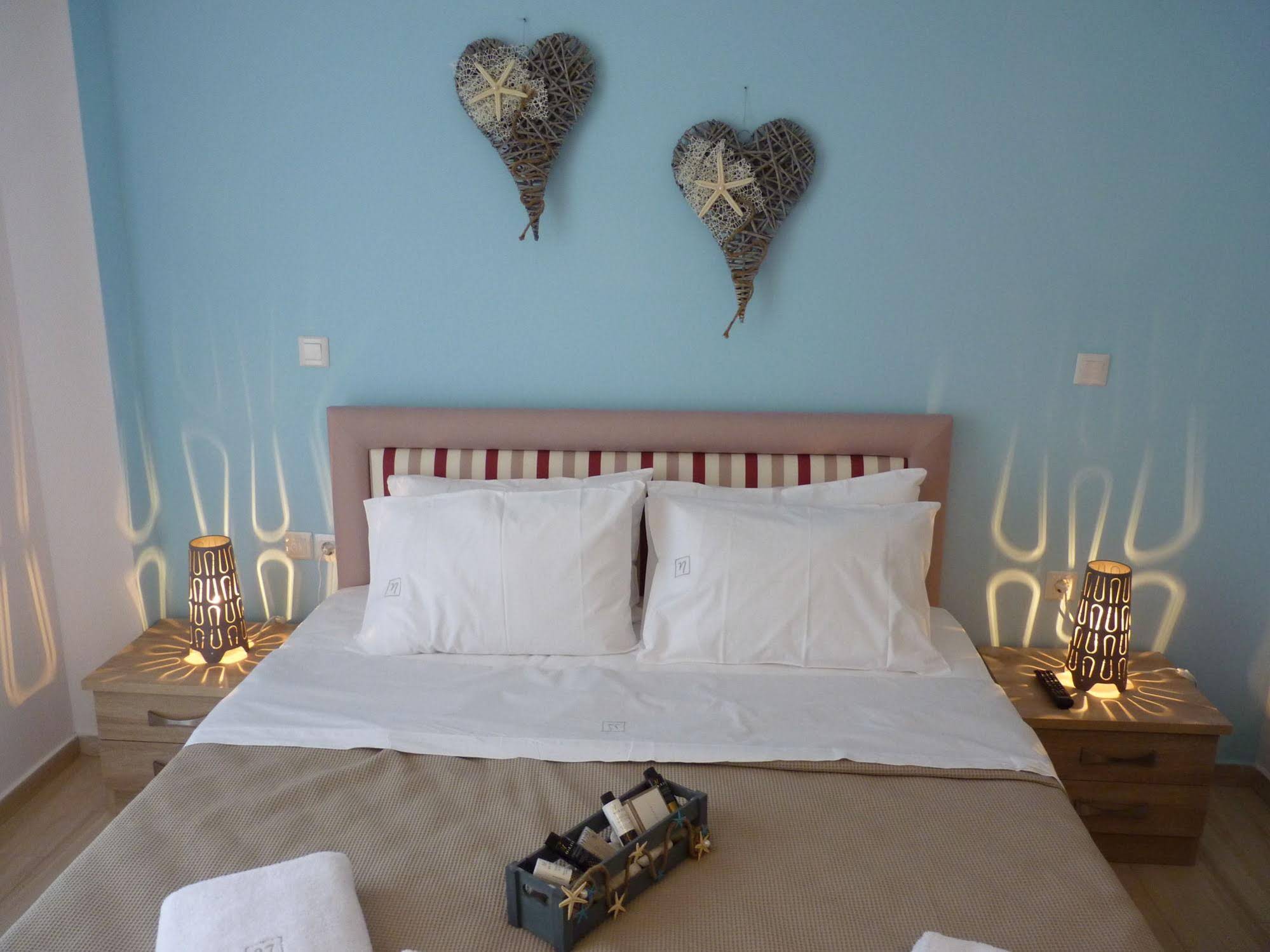 Ilianthos Apartments & Rooms