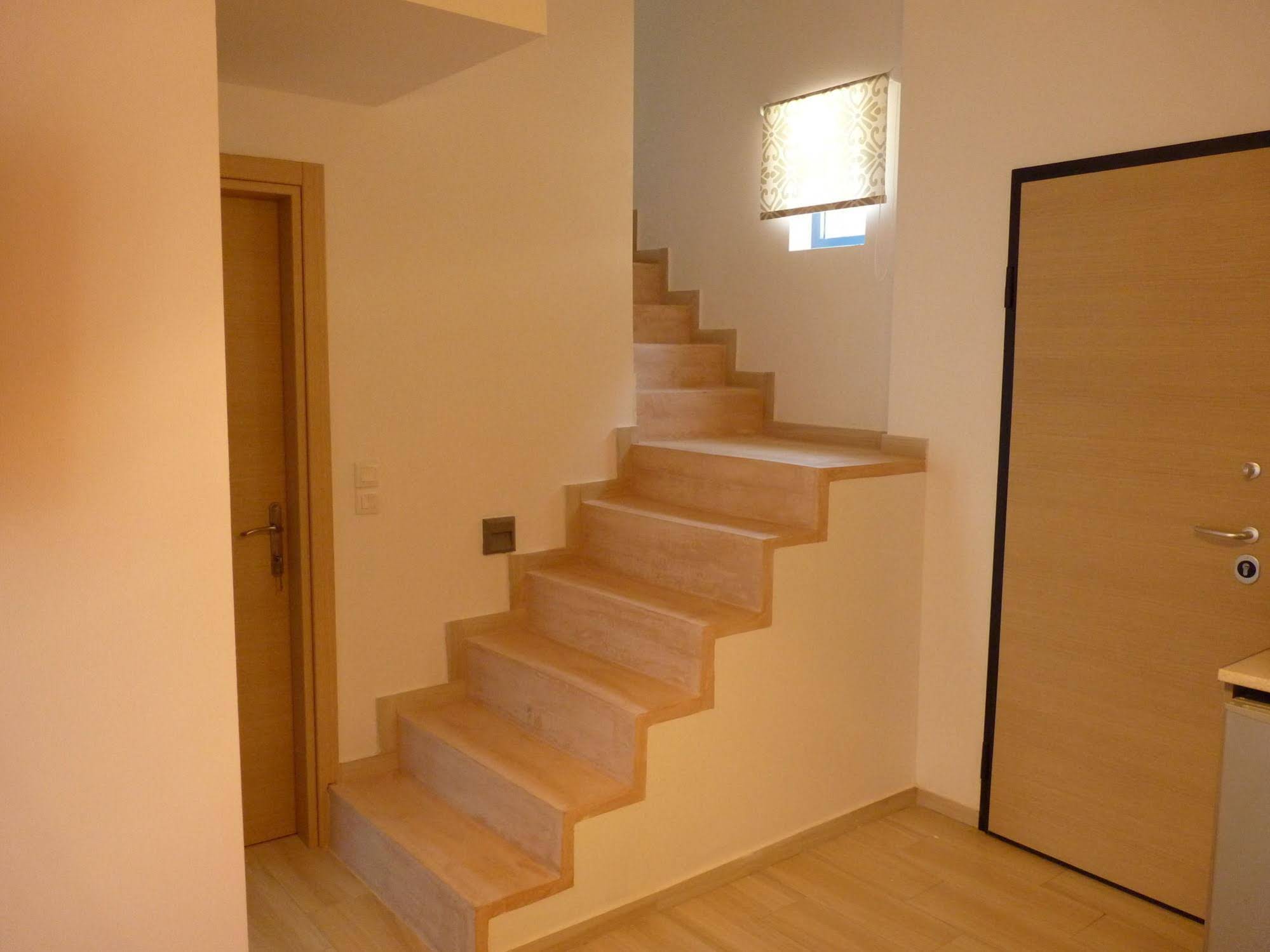 Ilianthos Apartments & Rooms