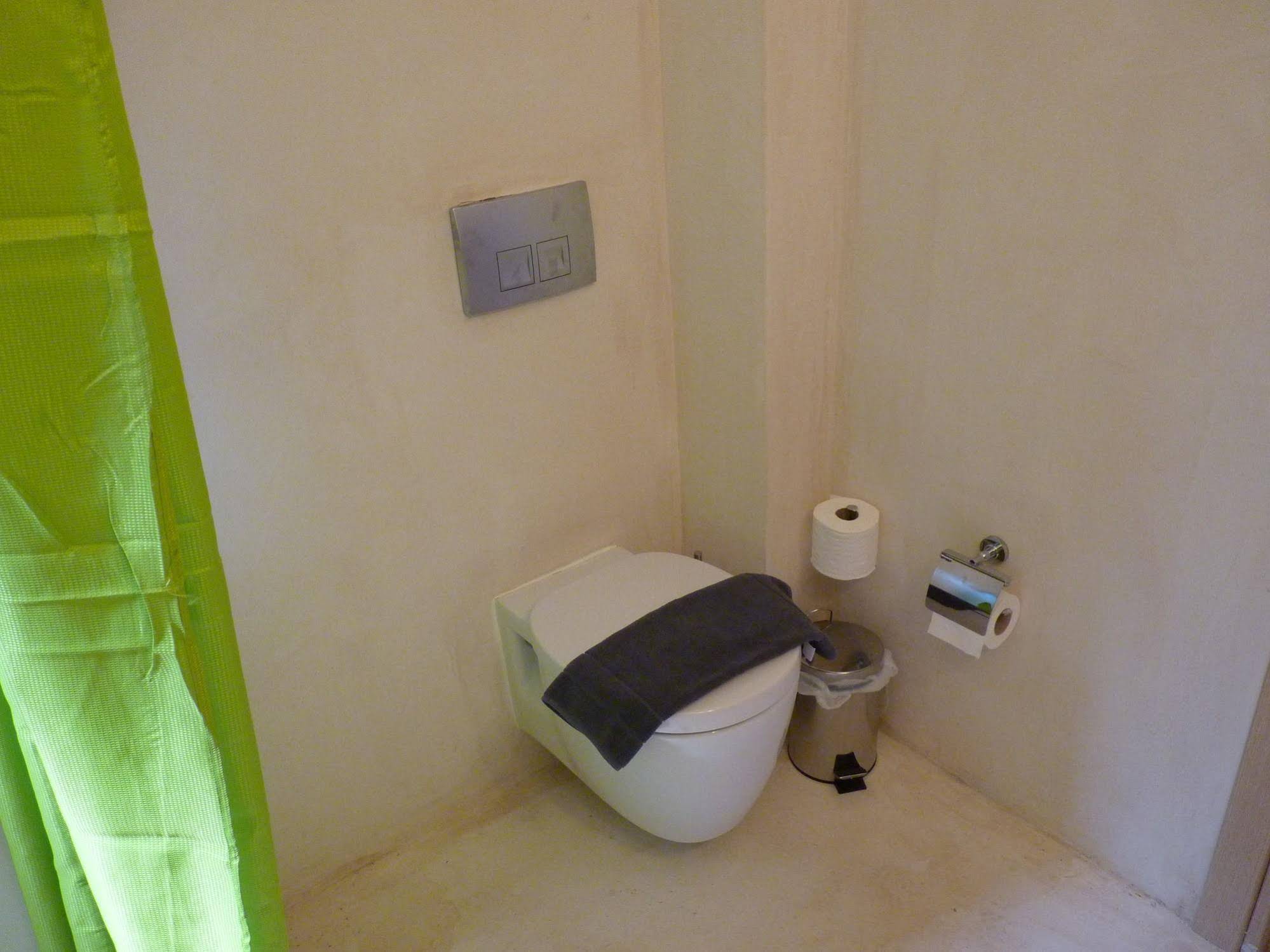 Ilianthos Apartments & Rooms