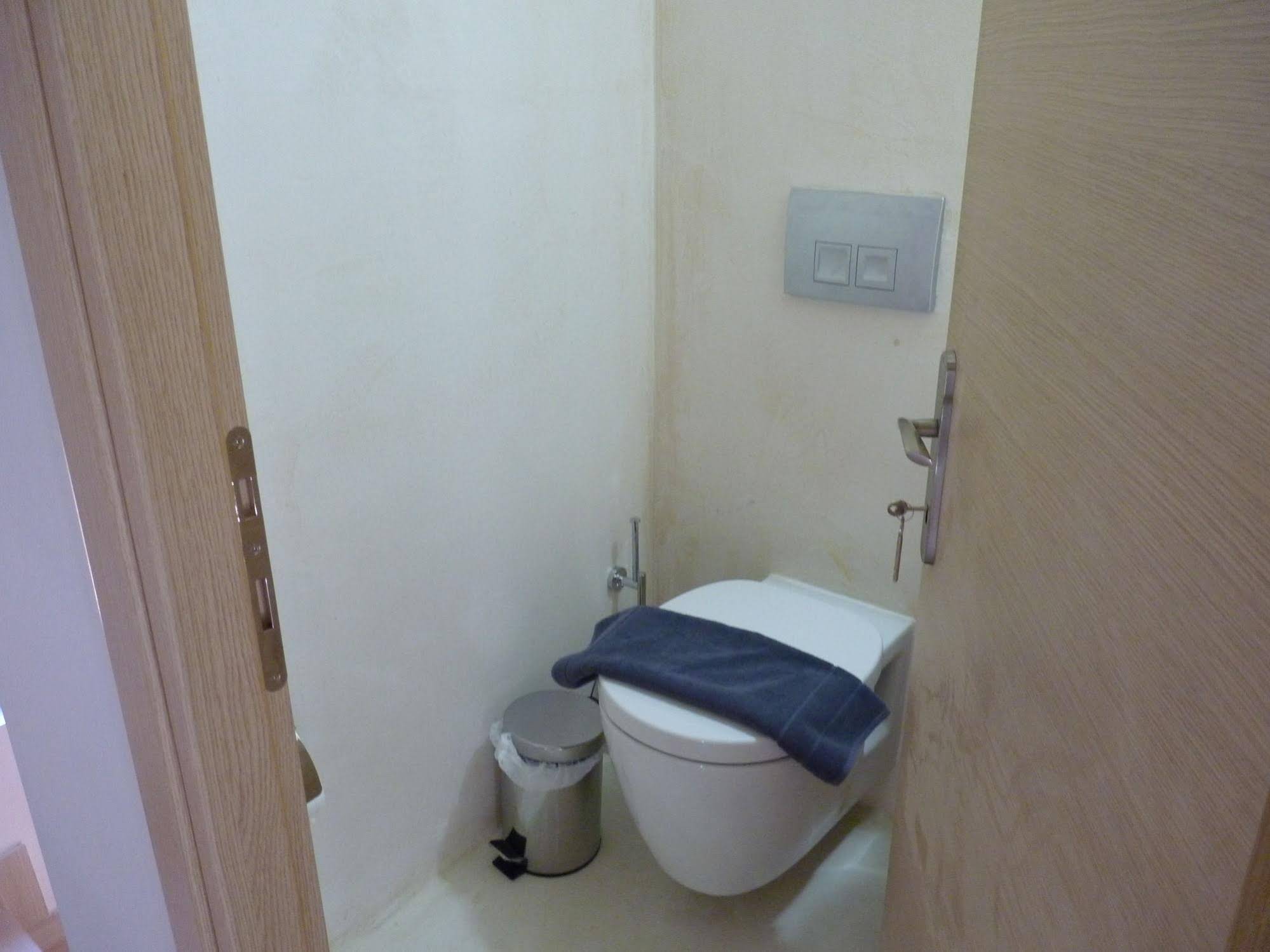 Ilianthos Apartments & Rooms