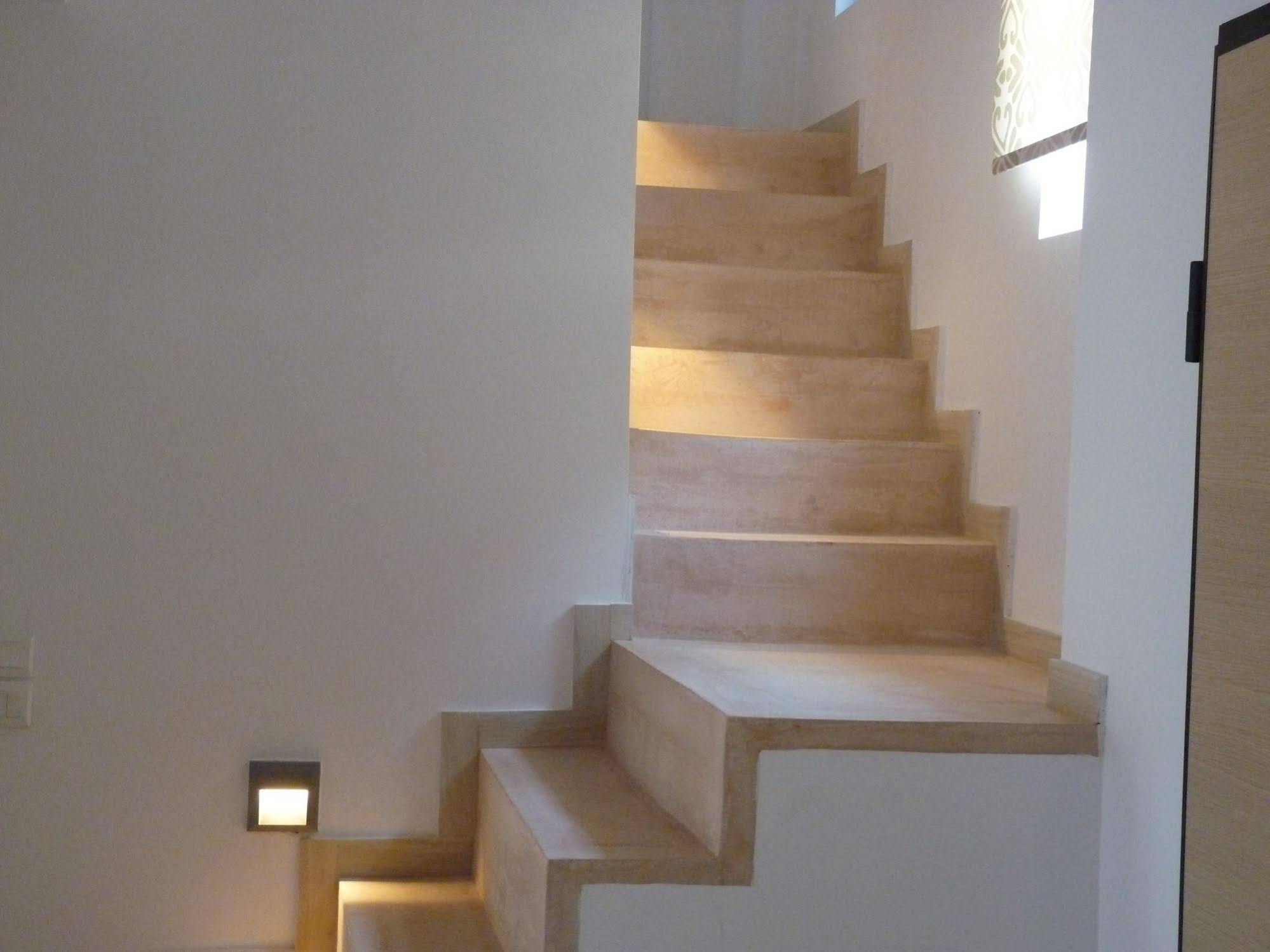 Ilianthos Apartments & Rooms