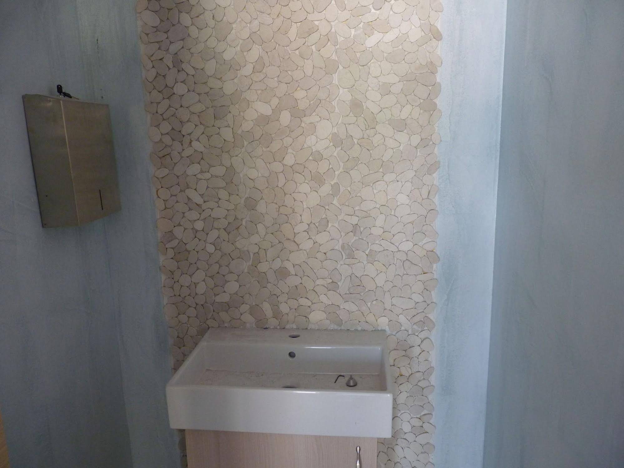 Ilianthos Apartments & Rooms