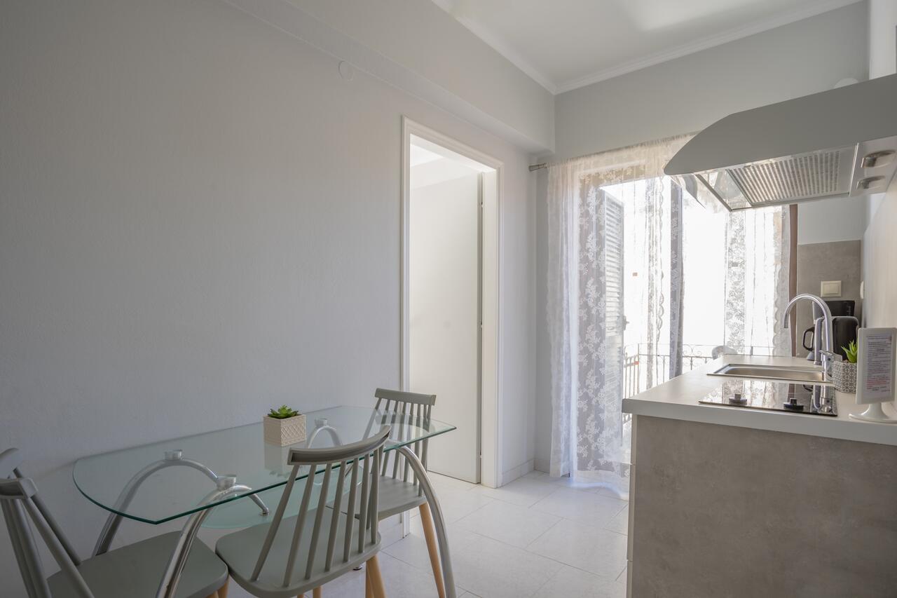 Aggelos Appartments & Deluxe Studios