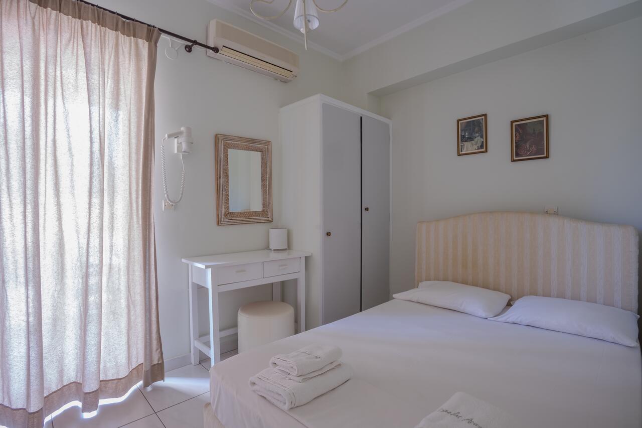 Aggelos Appartments & Deluxe Studios