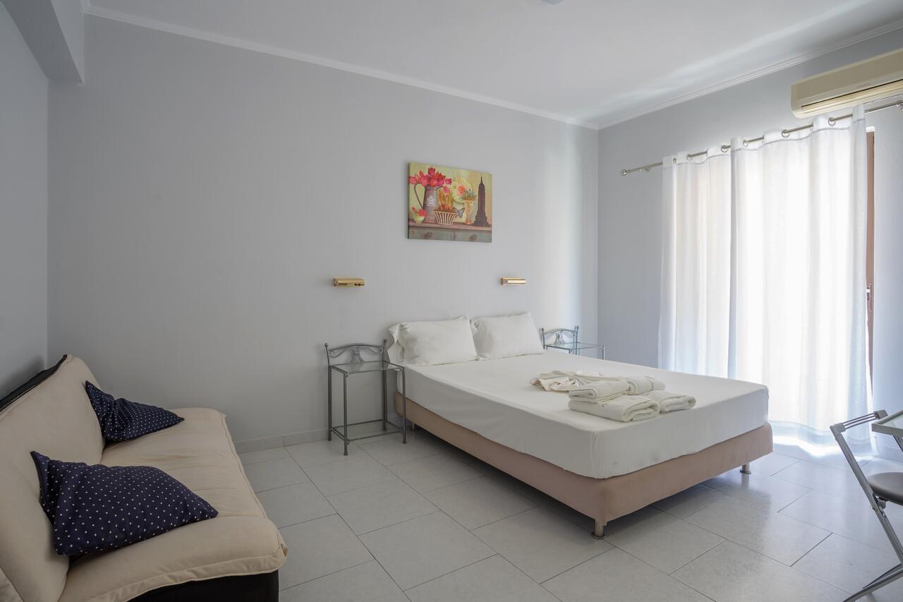 Aggelos Appartments & Deluxe Studios