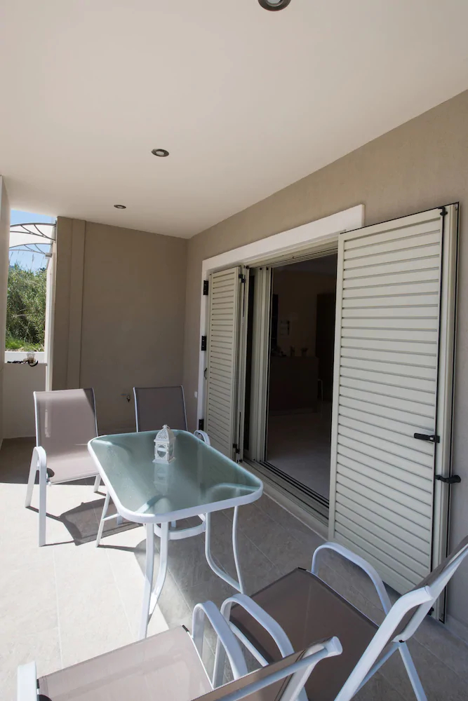 Bounatsa Studios & Apartments