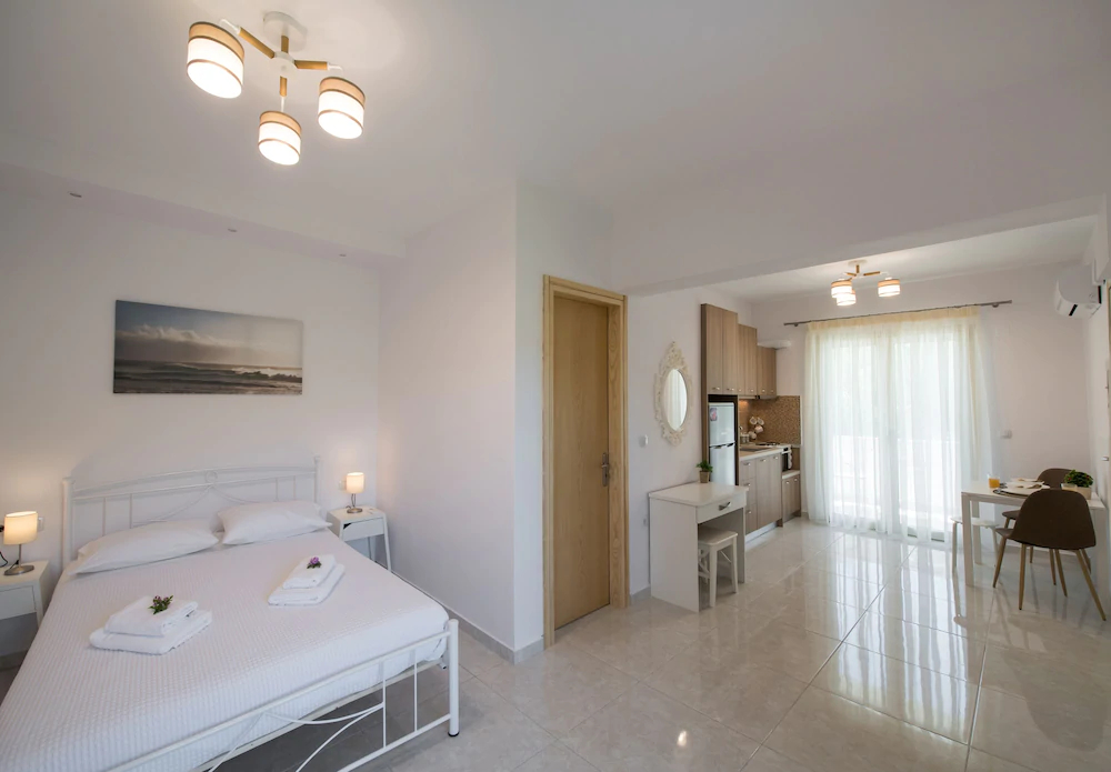 Bounatsa Studios & Apartments