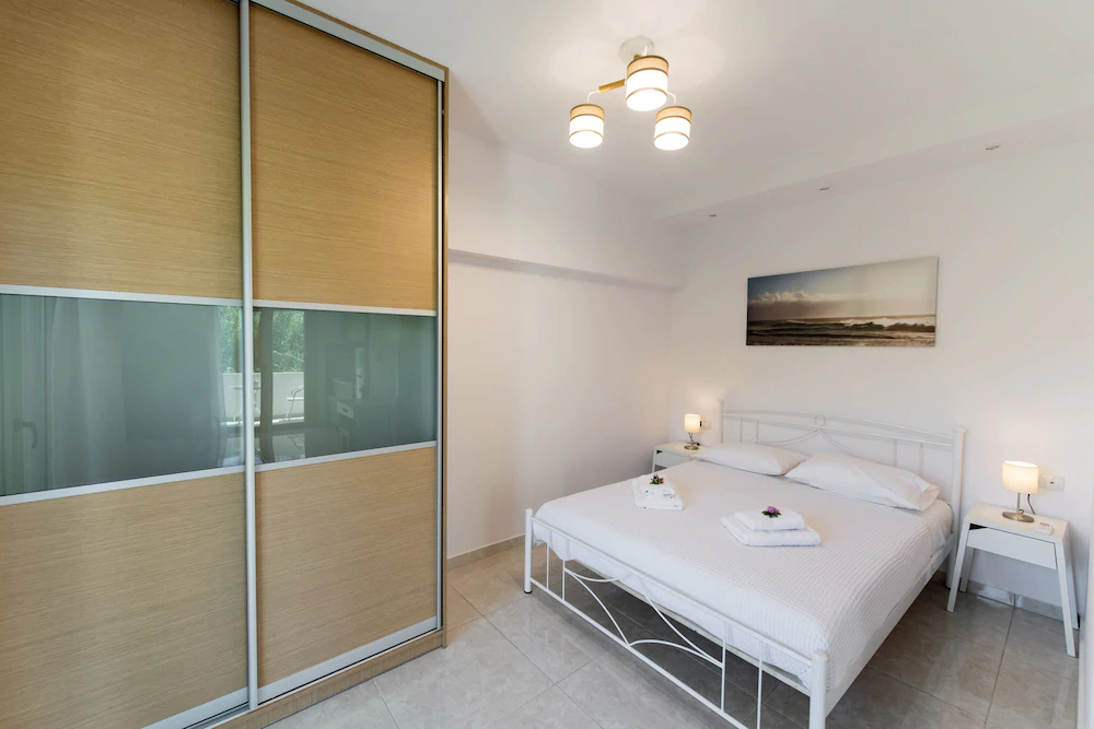 Bounatsa Studios & Apartments