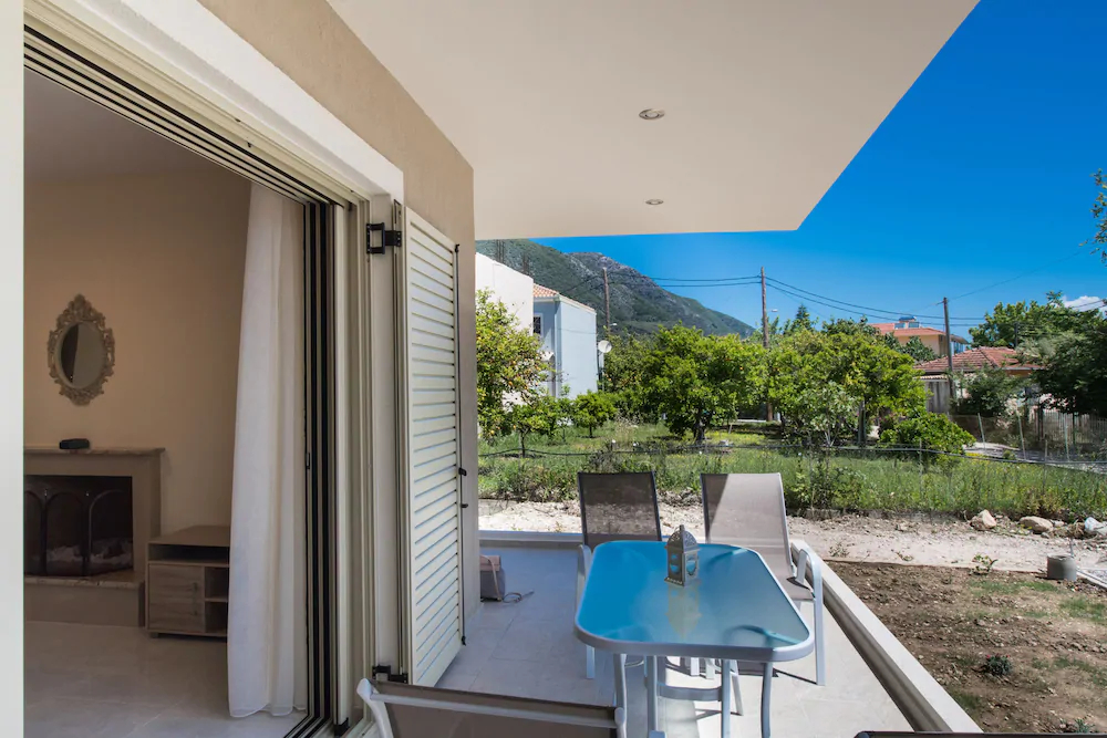 Bounatsa Studios & Apartments