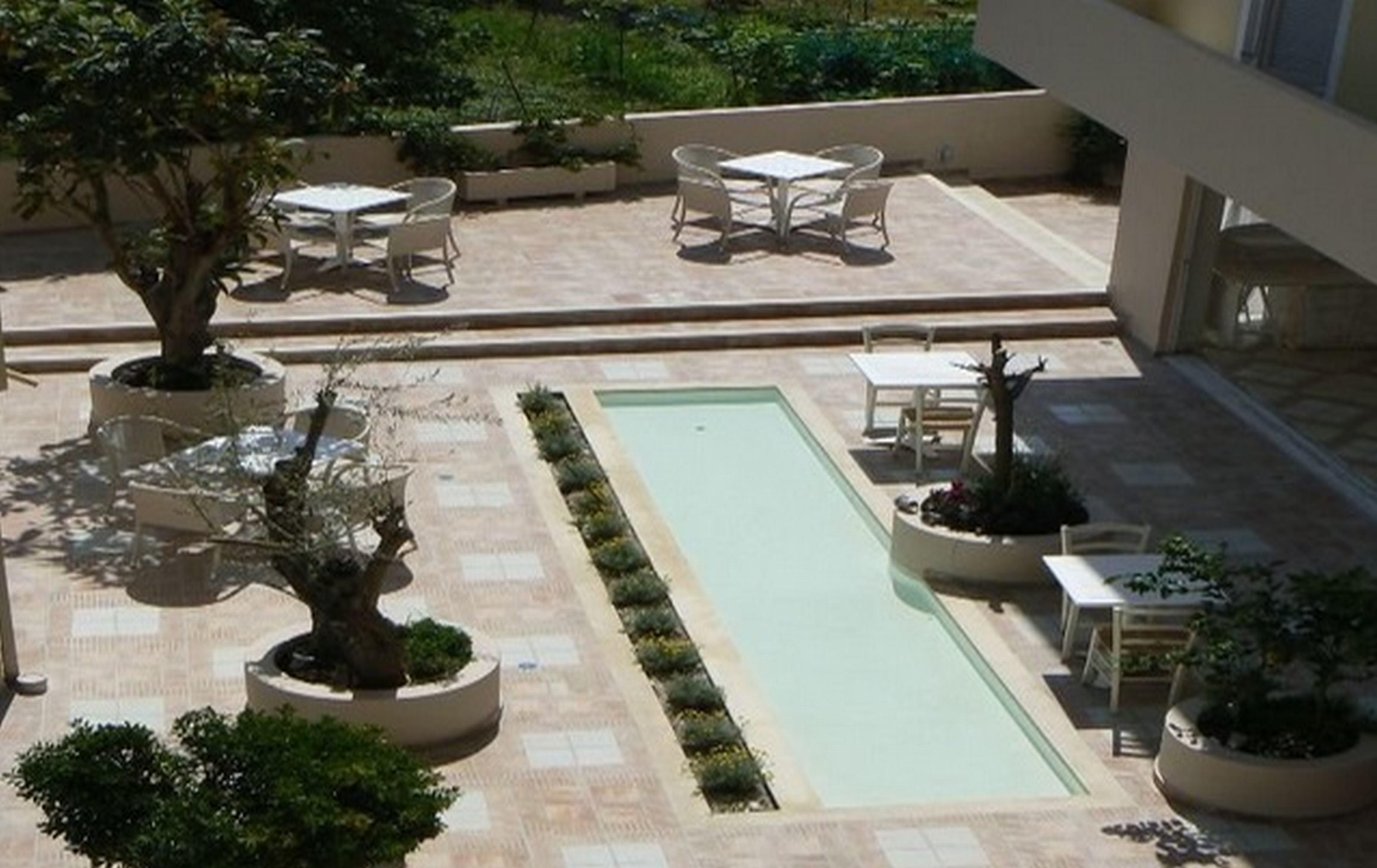 Happyland Hotel Apartments