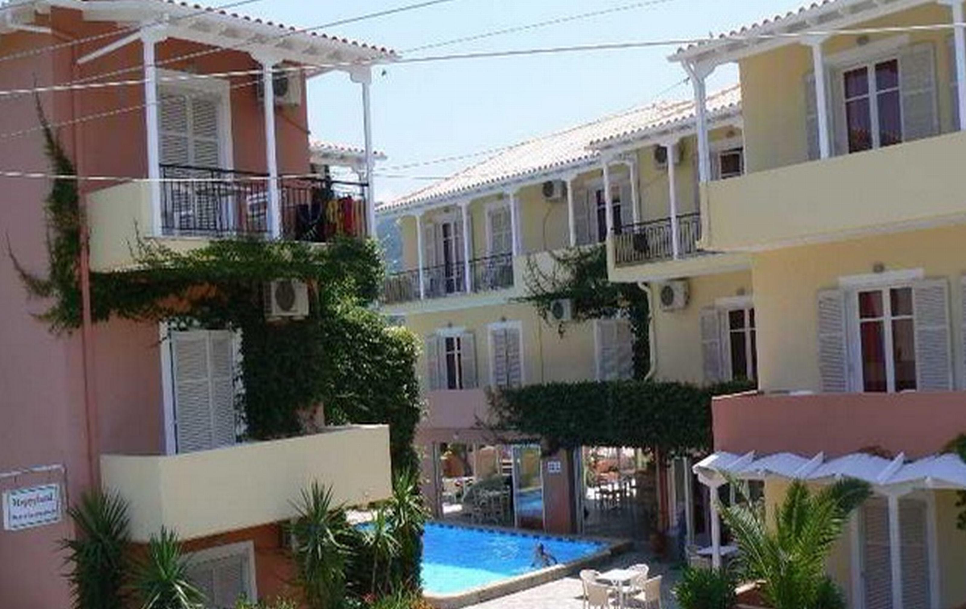 Happyland Hotel Apartments