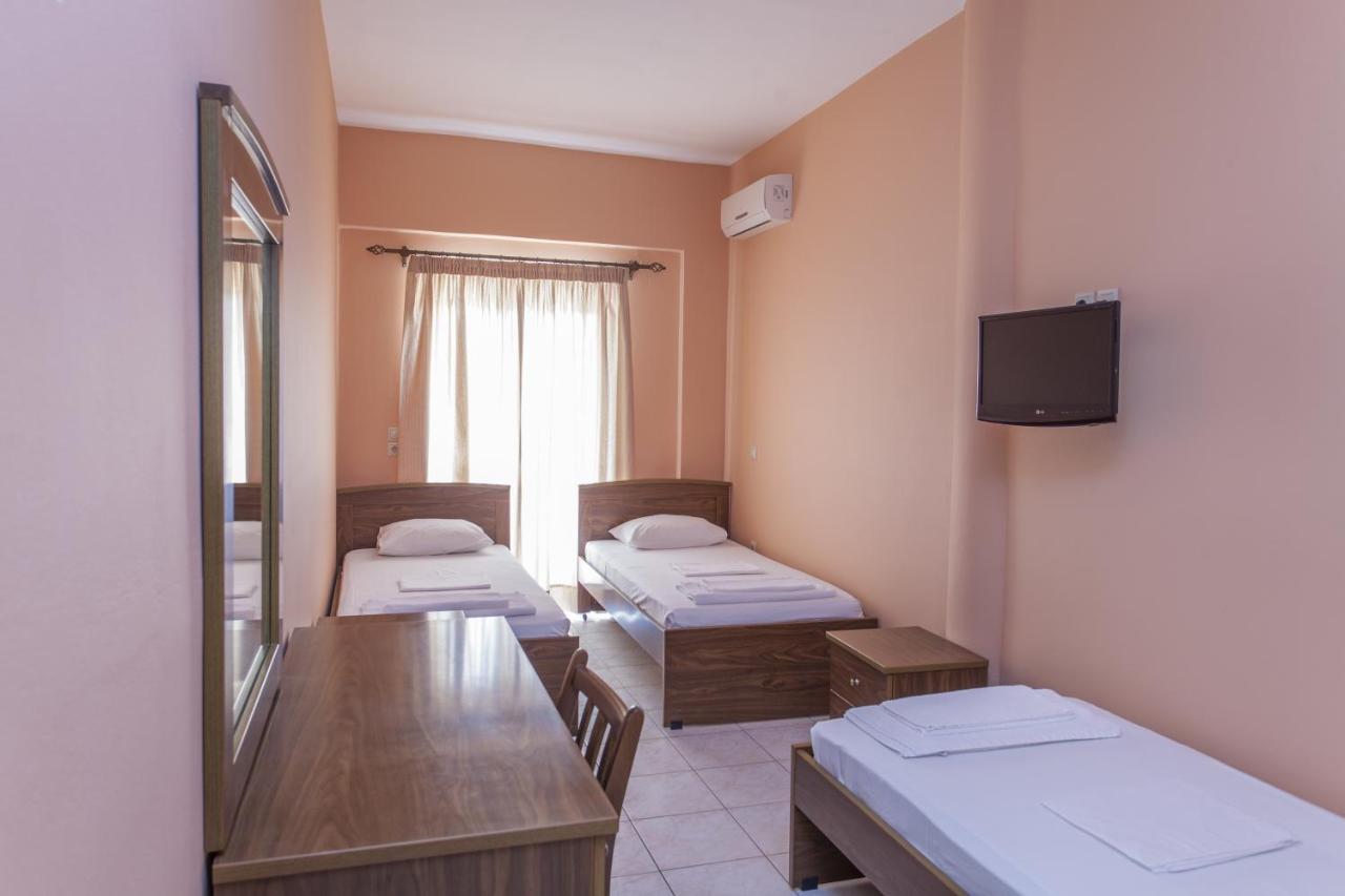 Konstantinos Hotel & Apartments