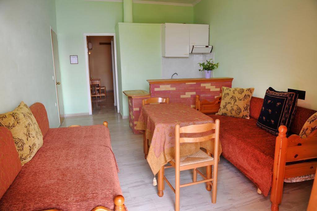 Logan's Beach Hotel