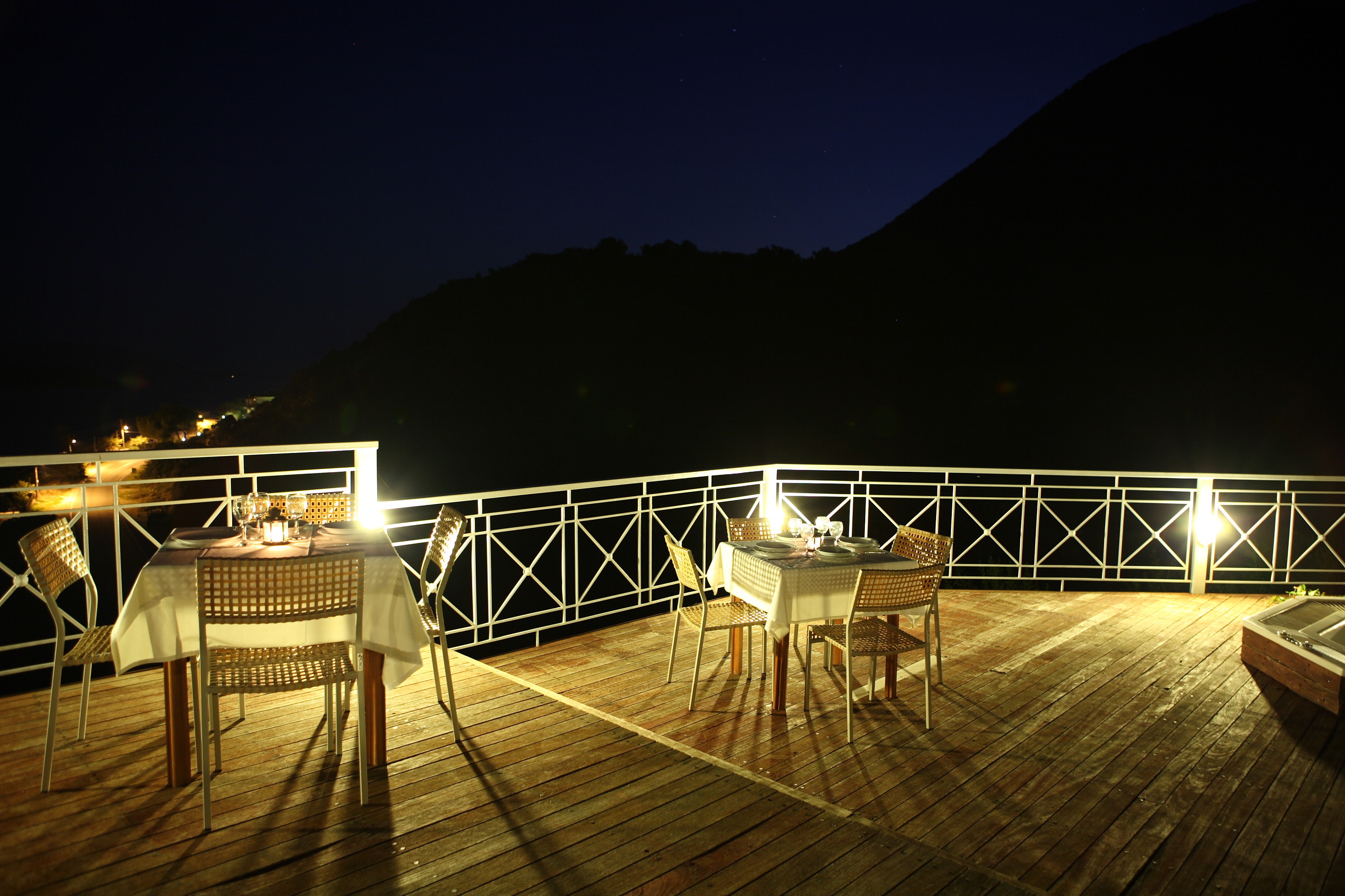 Red Tower Hotel & Suites