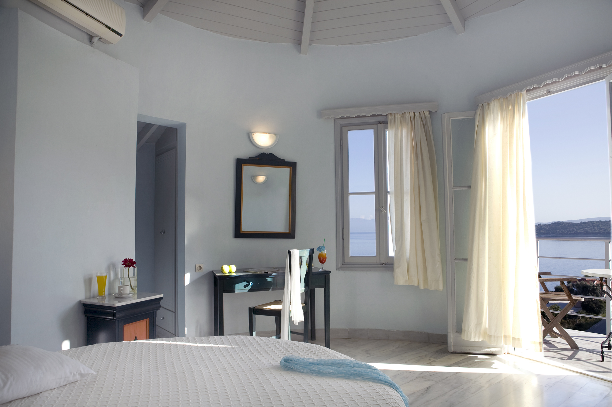 Red Tower Hotel & Suites