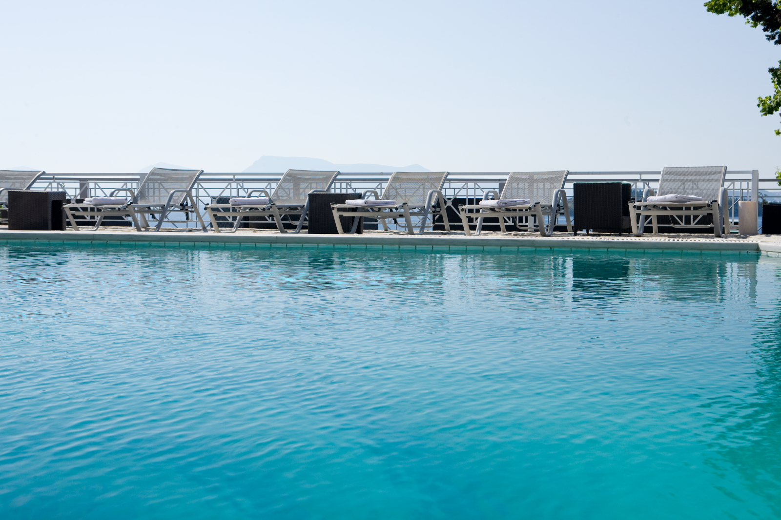 Red Tower Hotel & Suites