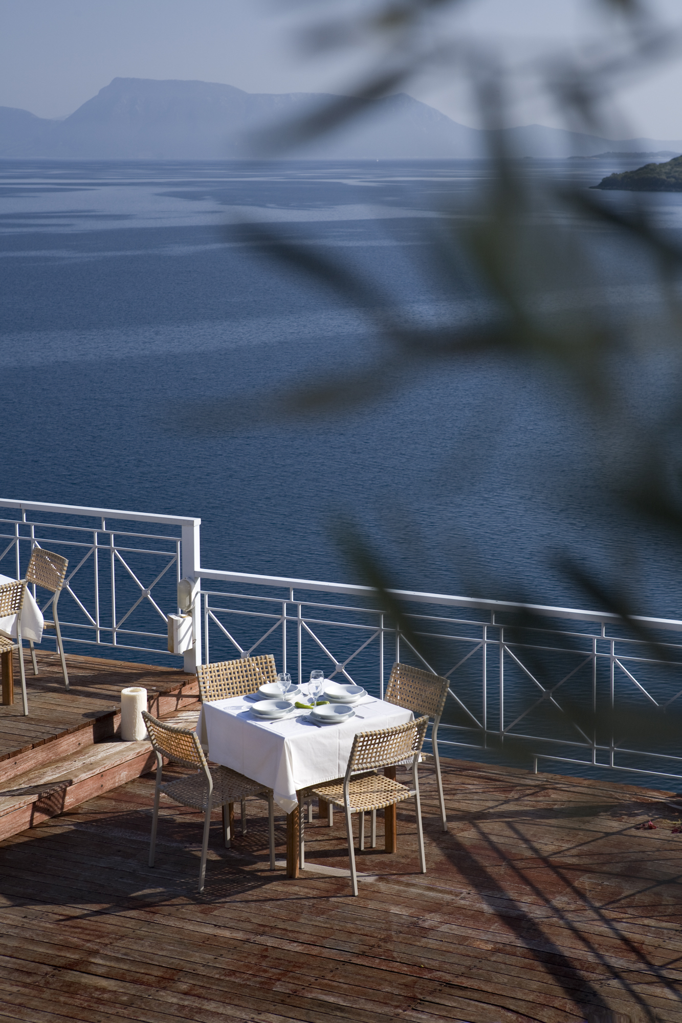 Red Tower Hotel & Suites