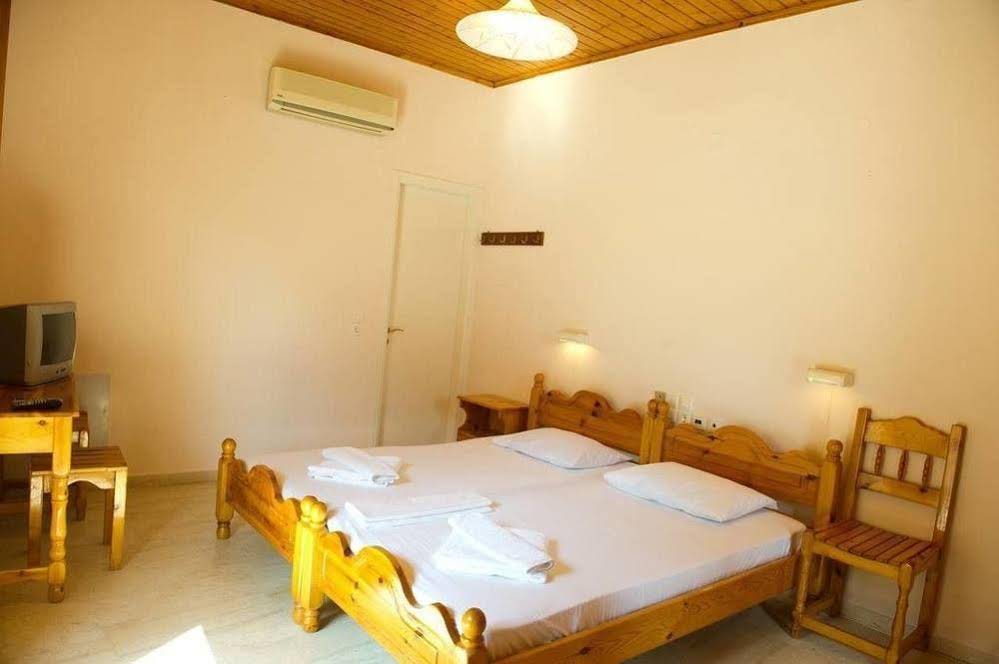 Geroulis Stefanos Studios