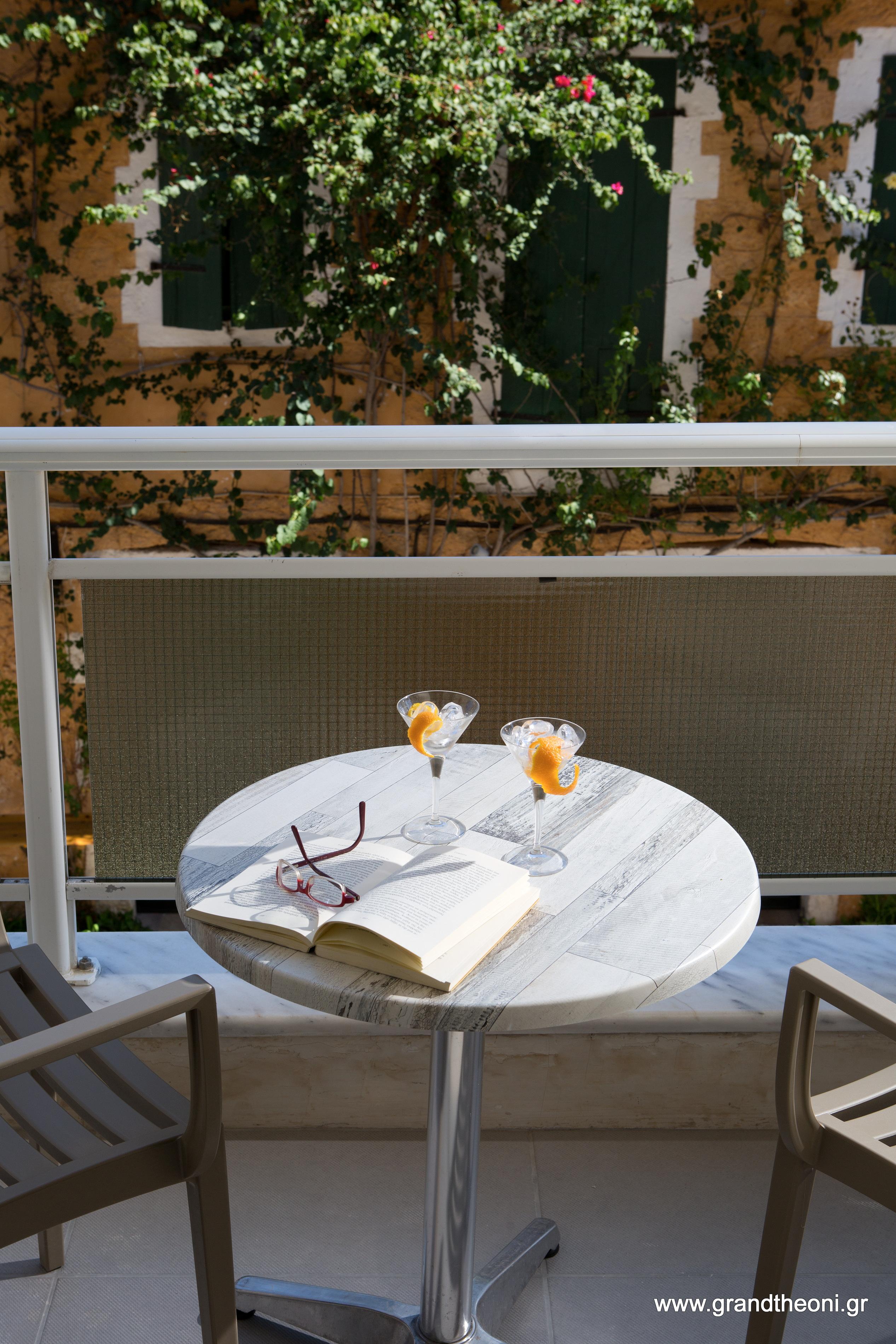 Grand Theoni Hotel Suites & Spa