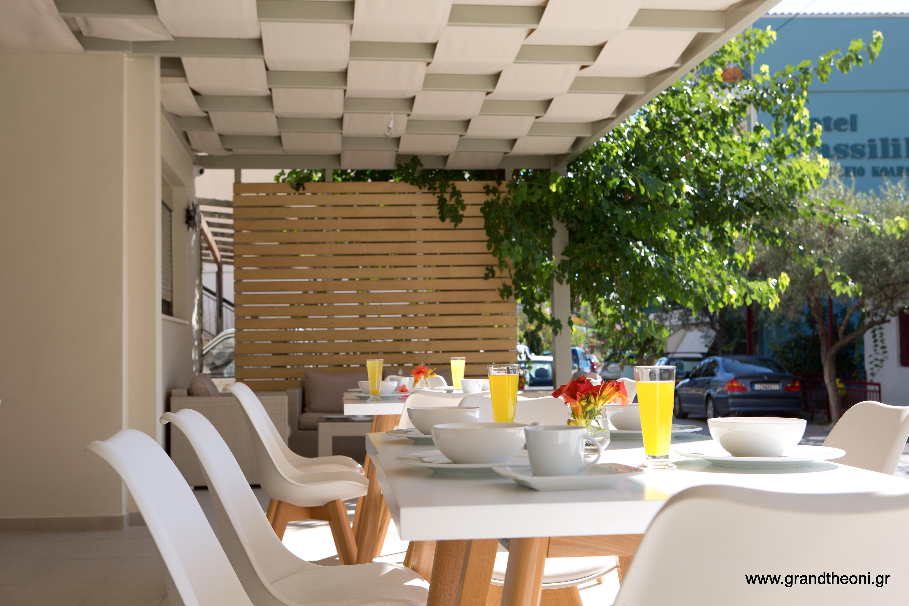 Grand Theoni Hotel Suites & Spa