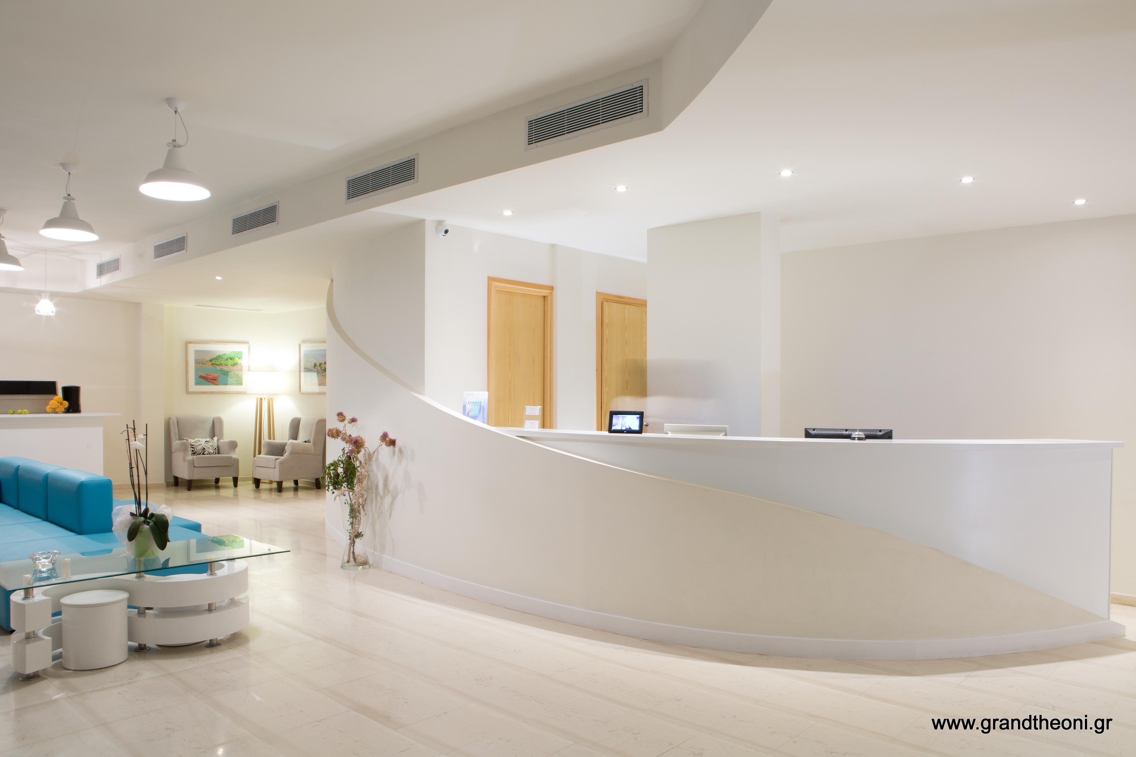Grand Theoni Hotel Suites & Spa