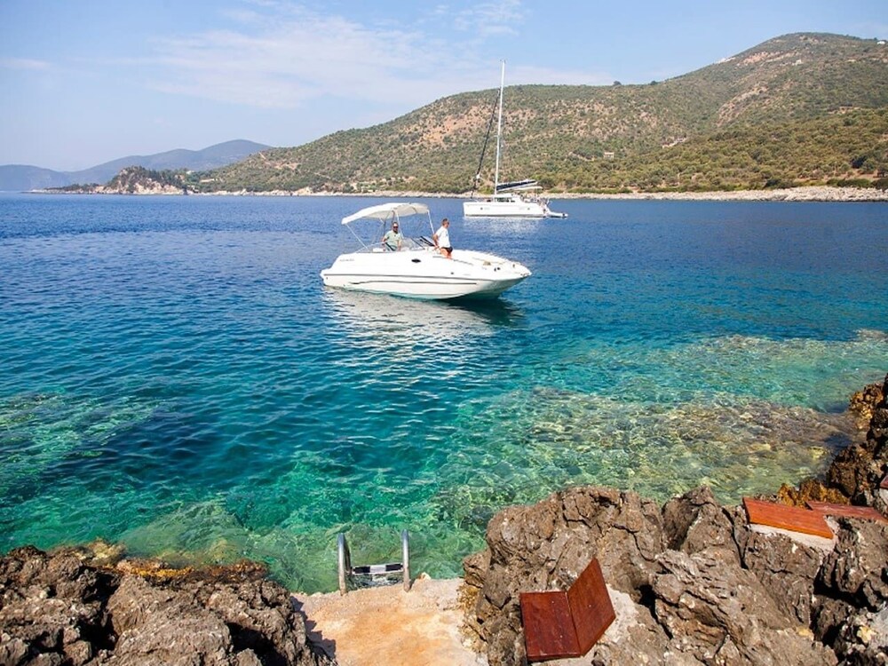 Zidanos Luxurious Villa