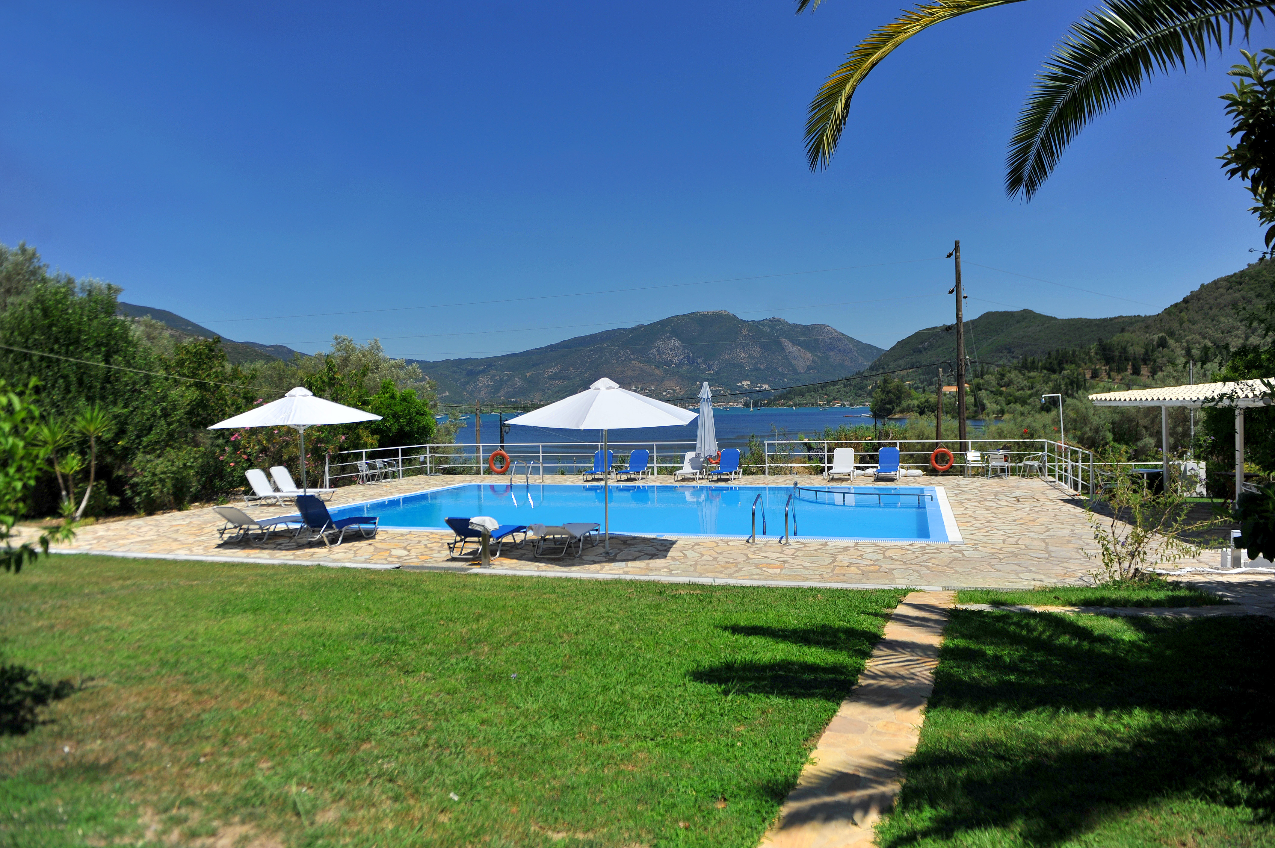 Vliho Bay Suites & Apartments