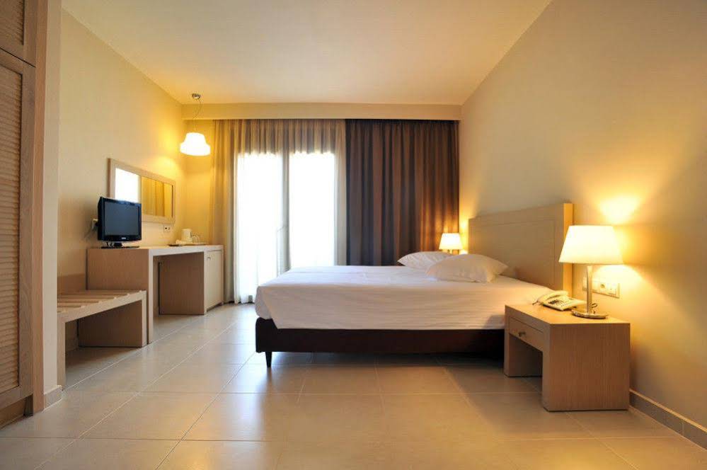 Porto Plaza Hotel Beach Resort