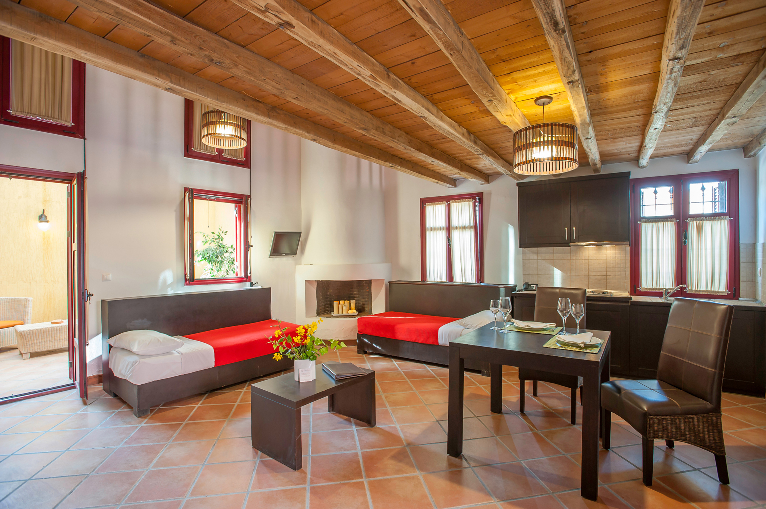 Varos Village Hotel & Residences