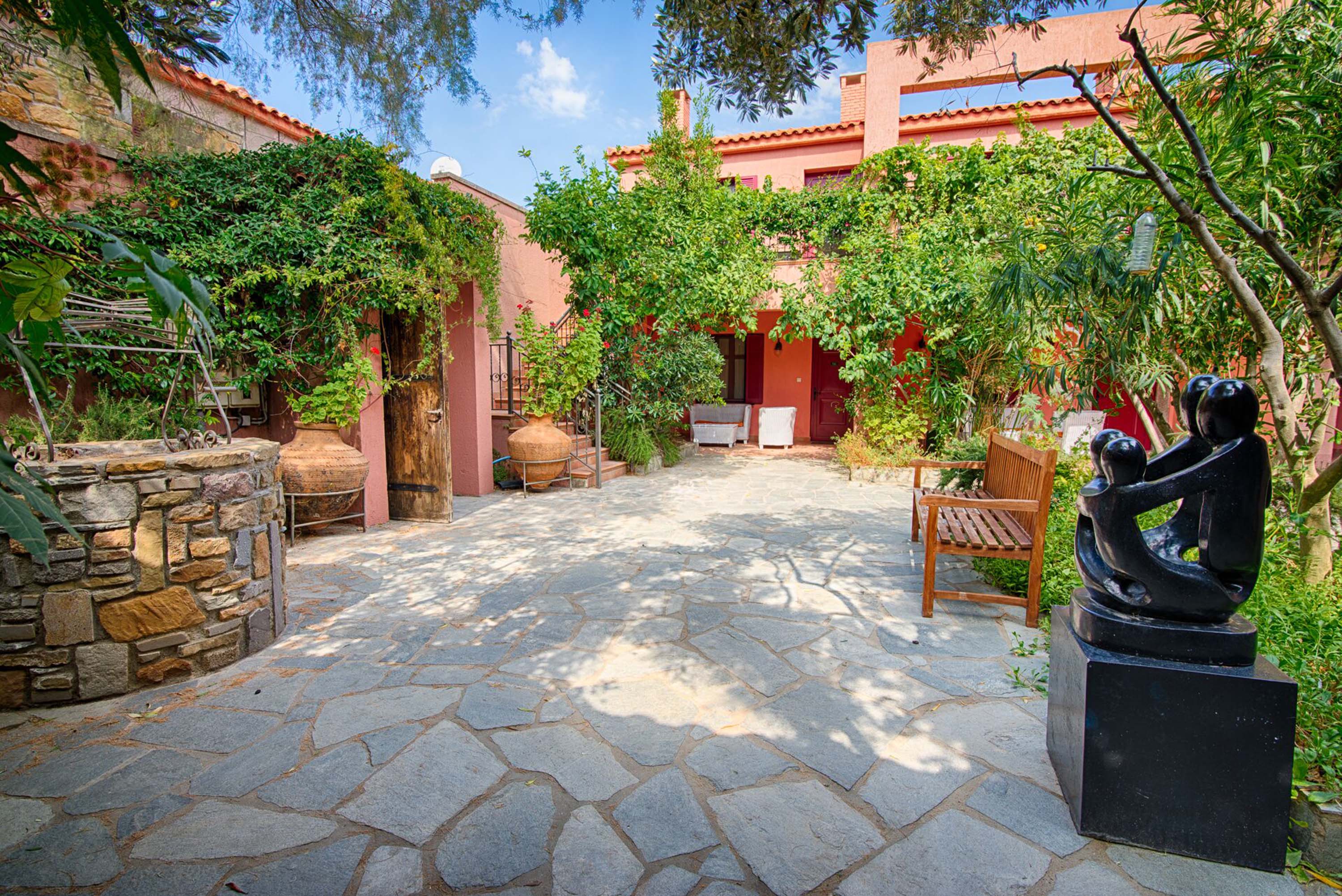Varos Village Hotel & Residences