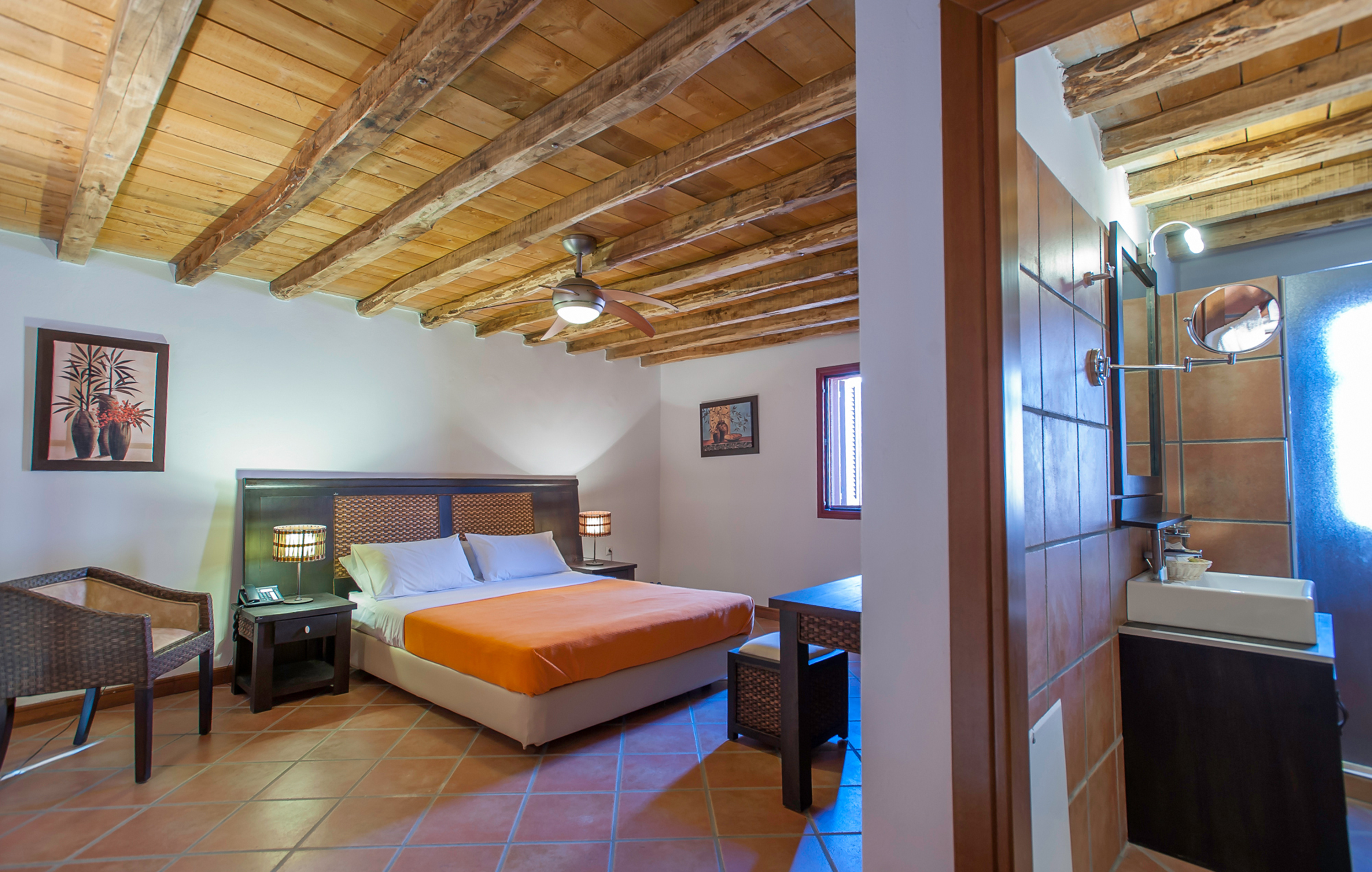 Varos Village Hotel & Residences