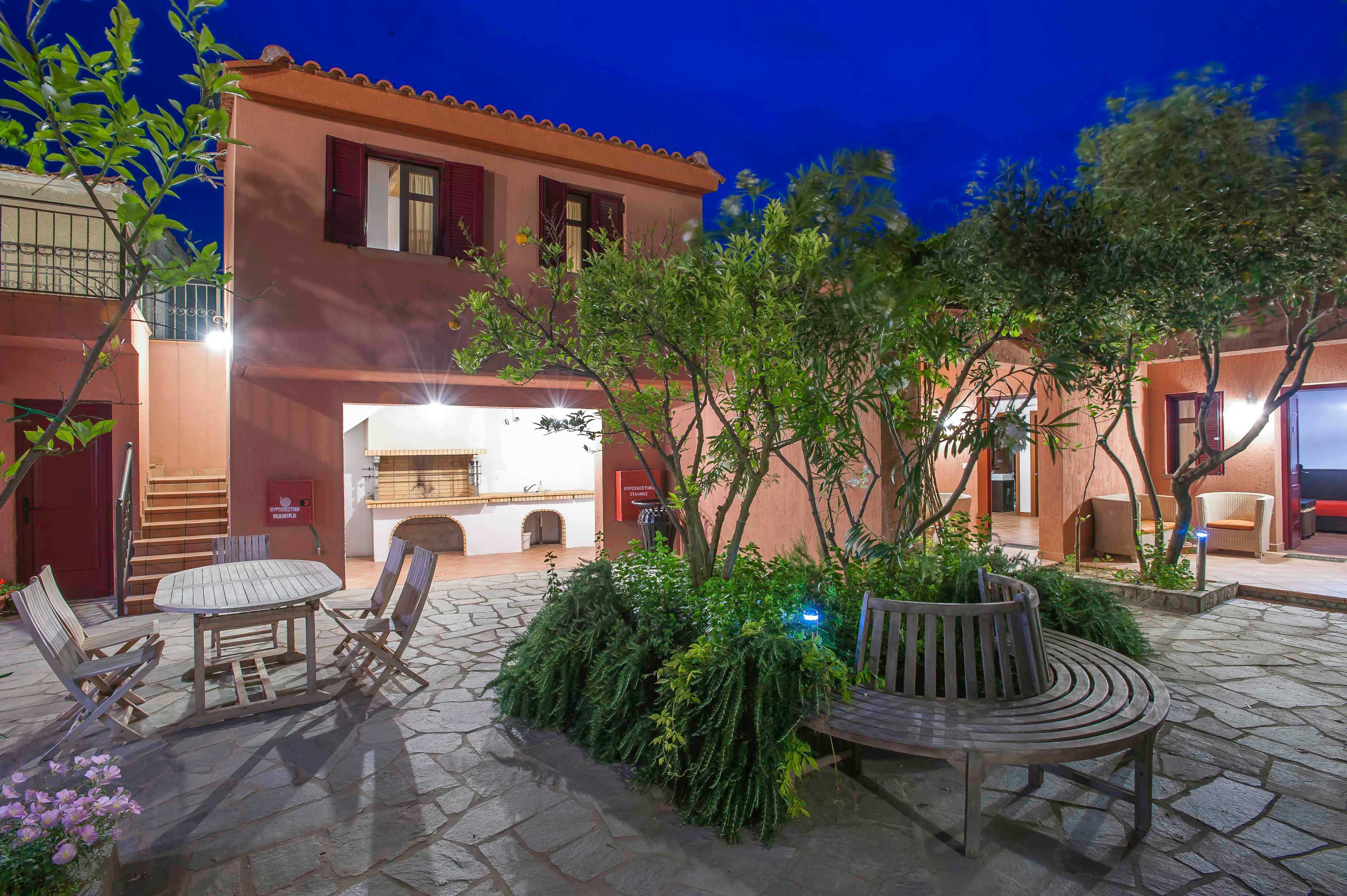 Varos Village Hotel & Residences