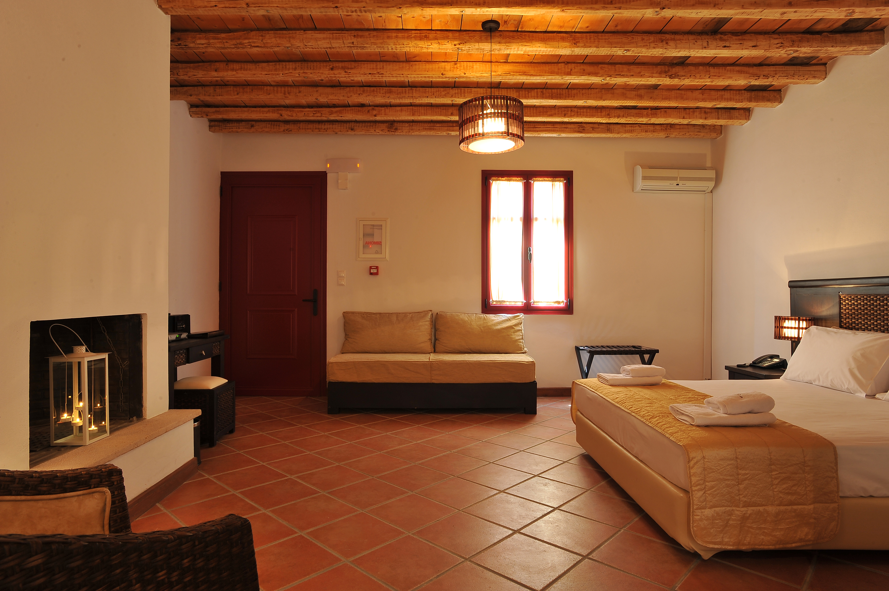 Varos Village Hotel & Residences