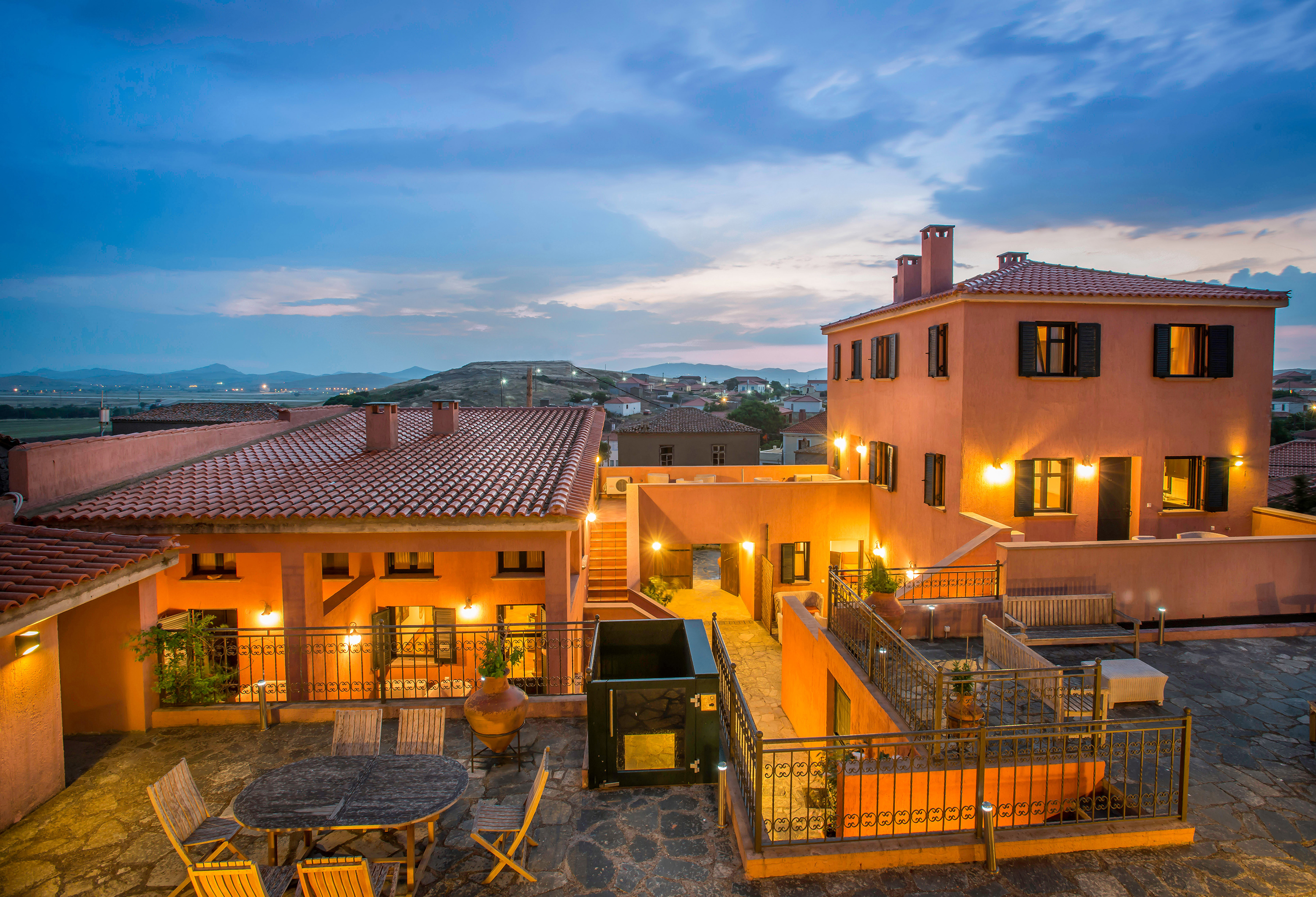 Varos Village Hotel & Residences