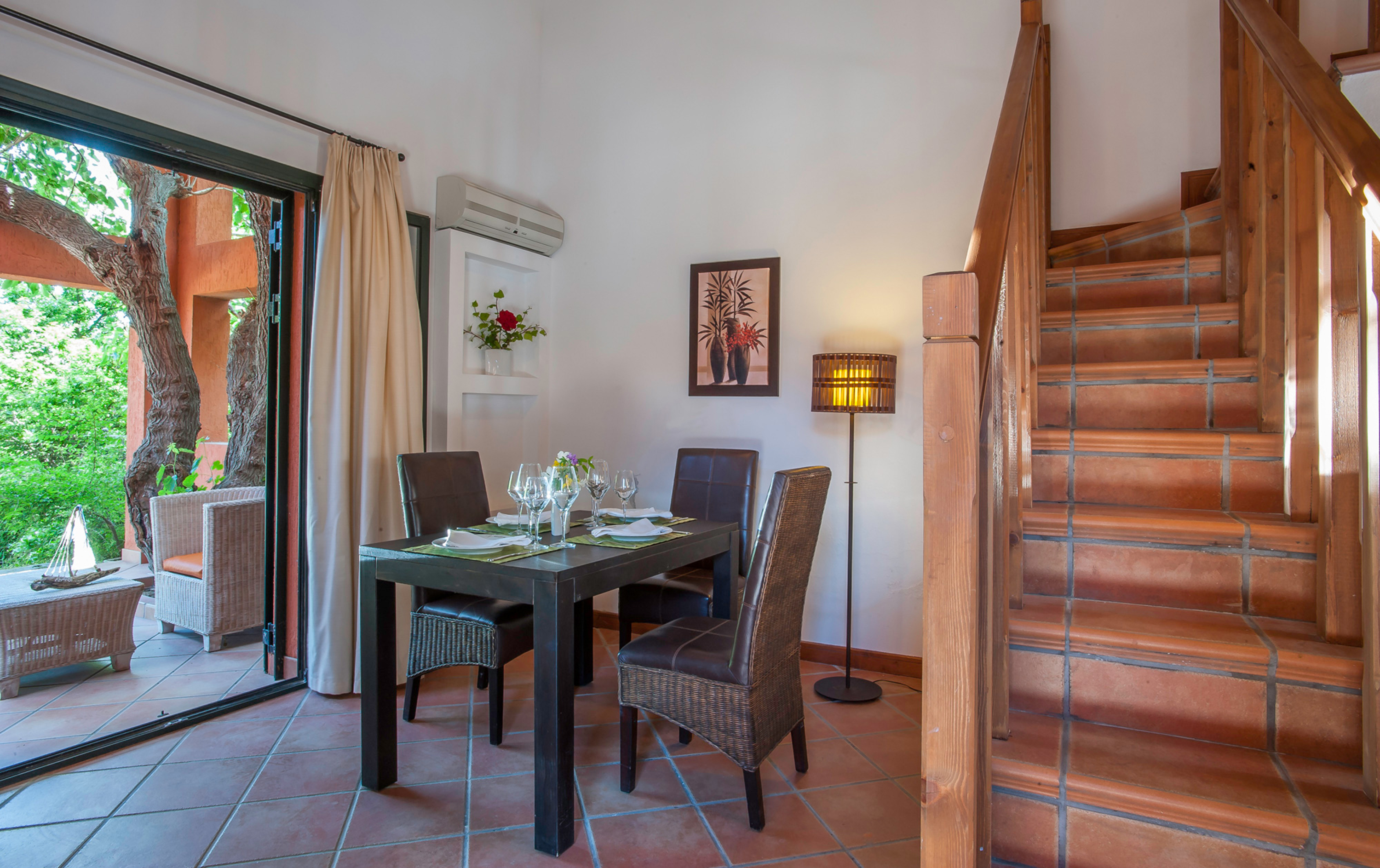 Varos Village Hotel & Residences