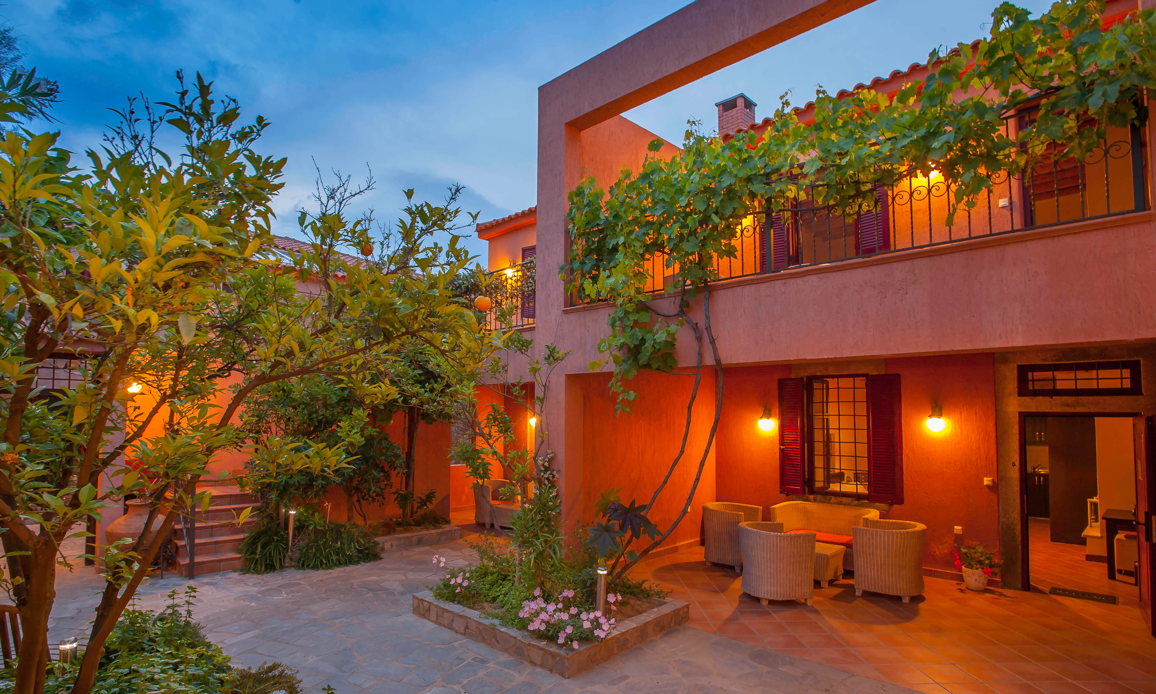 Varos Village Hotel & Residences